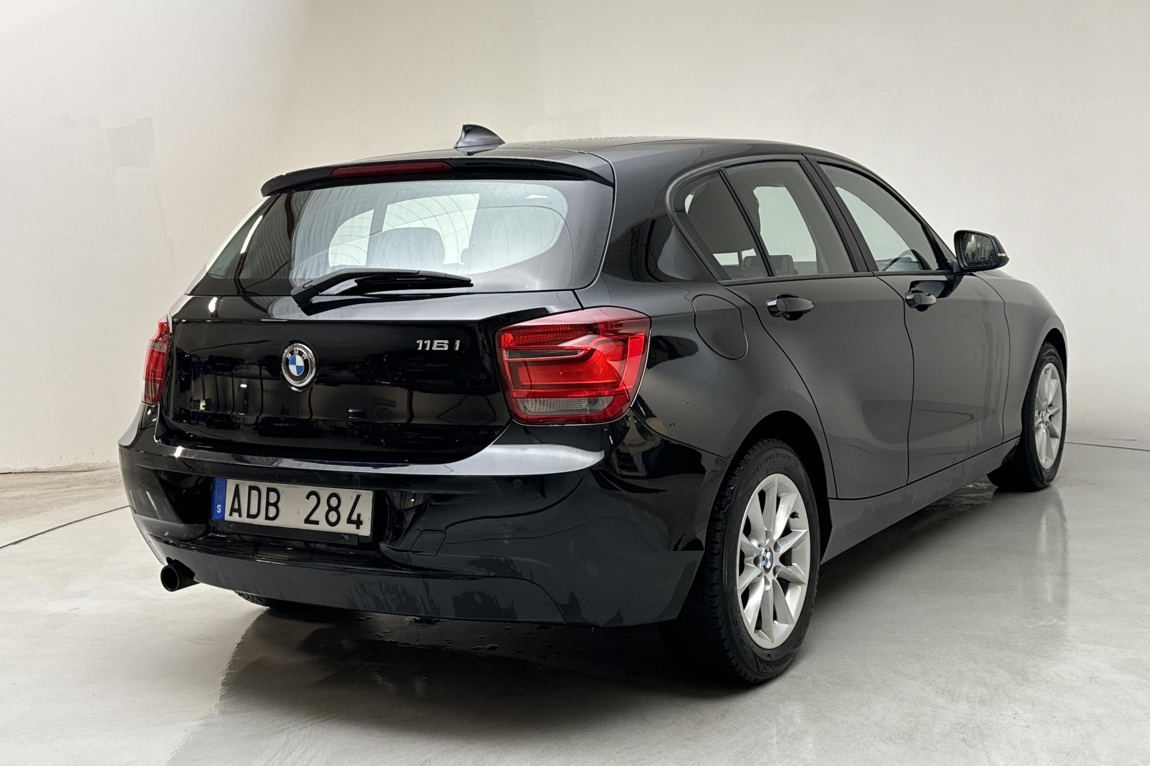 BMW 116i 5dr, F20 (136hk) - 124 160 km - Manual - black - 2014