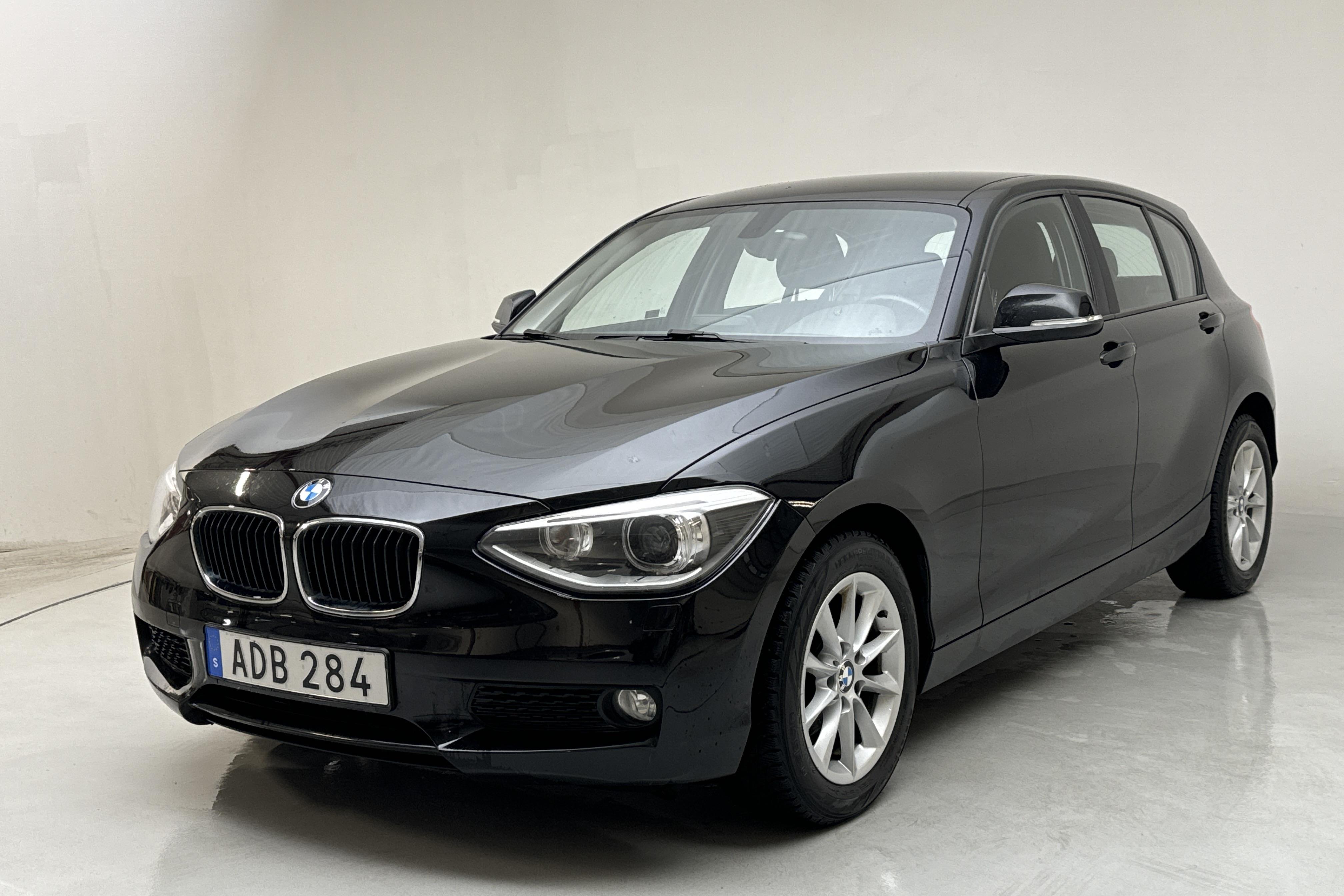 BMW 116i 5dr, F20 (136hk) - 124 160 km - Käsitsi - must - 2014