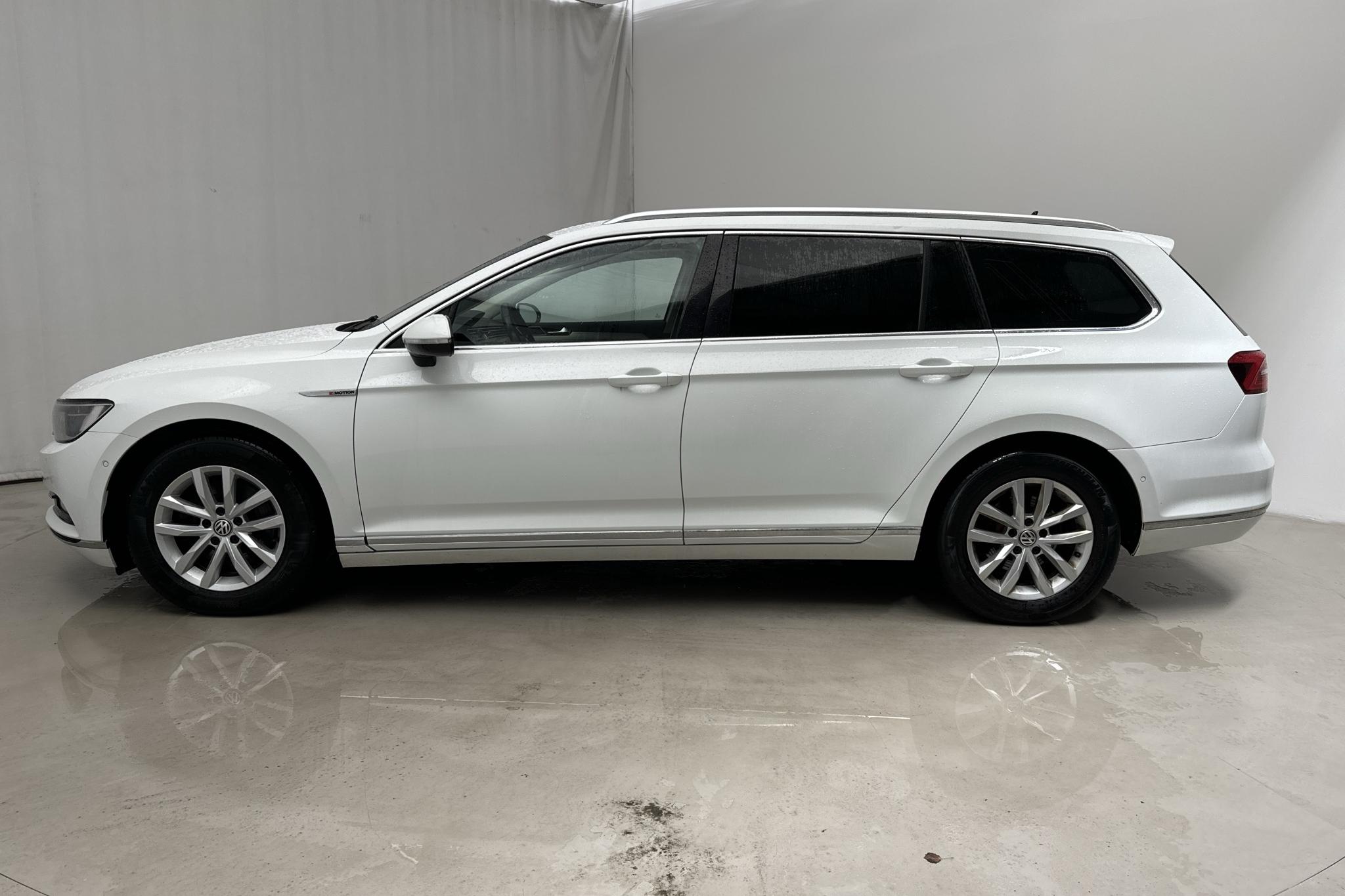 VW Passat 2.0 TDI Sportscombi 4MOTION (190hk) - 246 920 km - Automaattinen - valkoinen - 2015