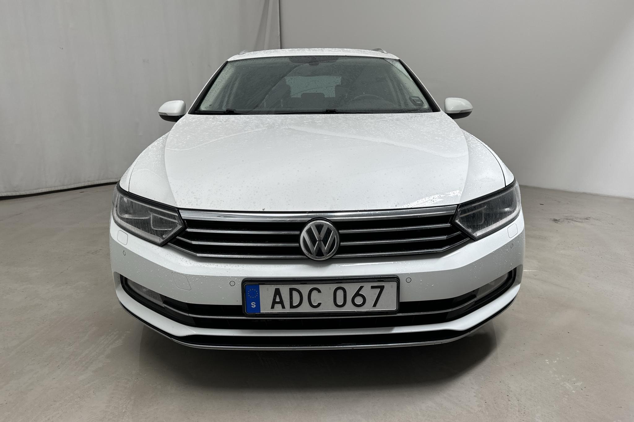 VW Passat 2.0 TDI Sportscombi 4MOTION (190hk) - 246 920 km - Automaattinen - valkoinen - 2015