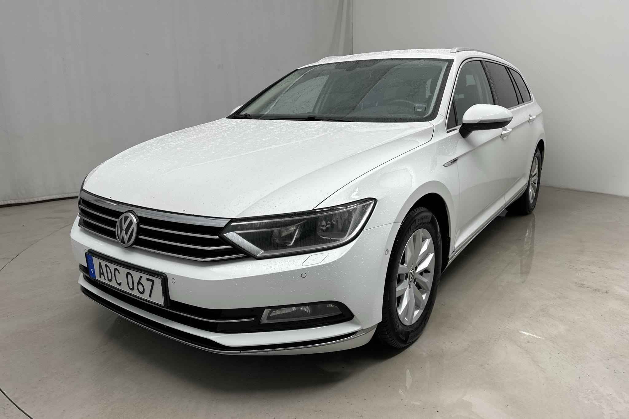 VW Passat 2.0 TDI Sportscombi 4MOTION (190hk) - 246 920 km - Automatic - white - 2015