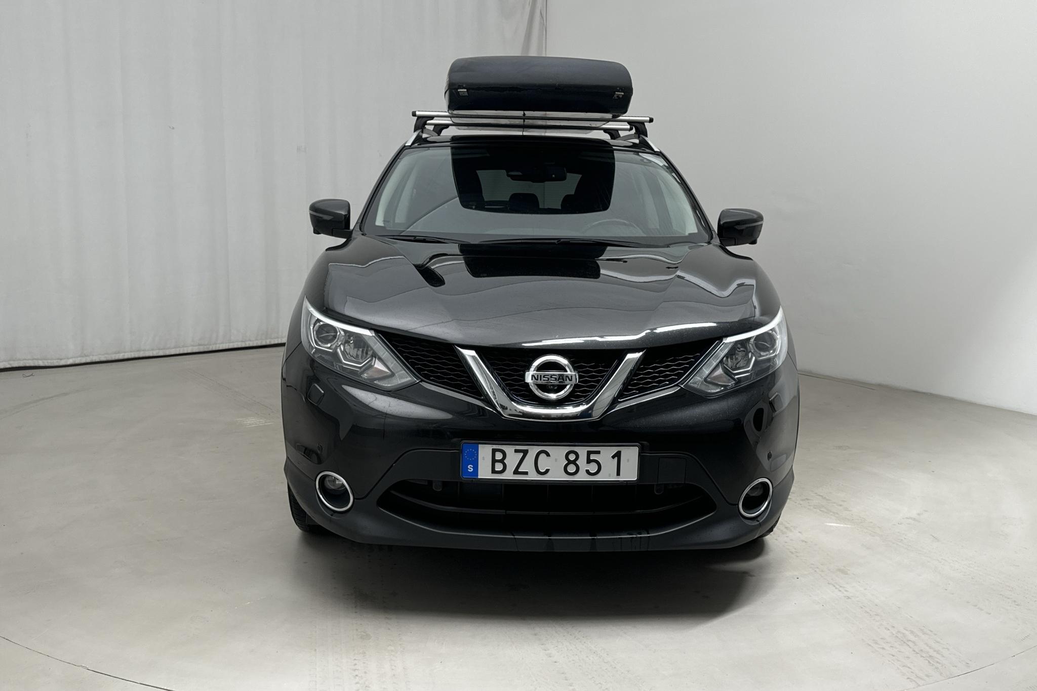 Nissan Qashqai 1.2 (115hk) - 104 730 km - Manuaalinen - musta - 2015