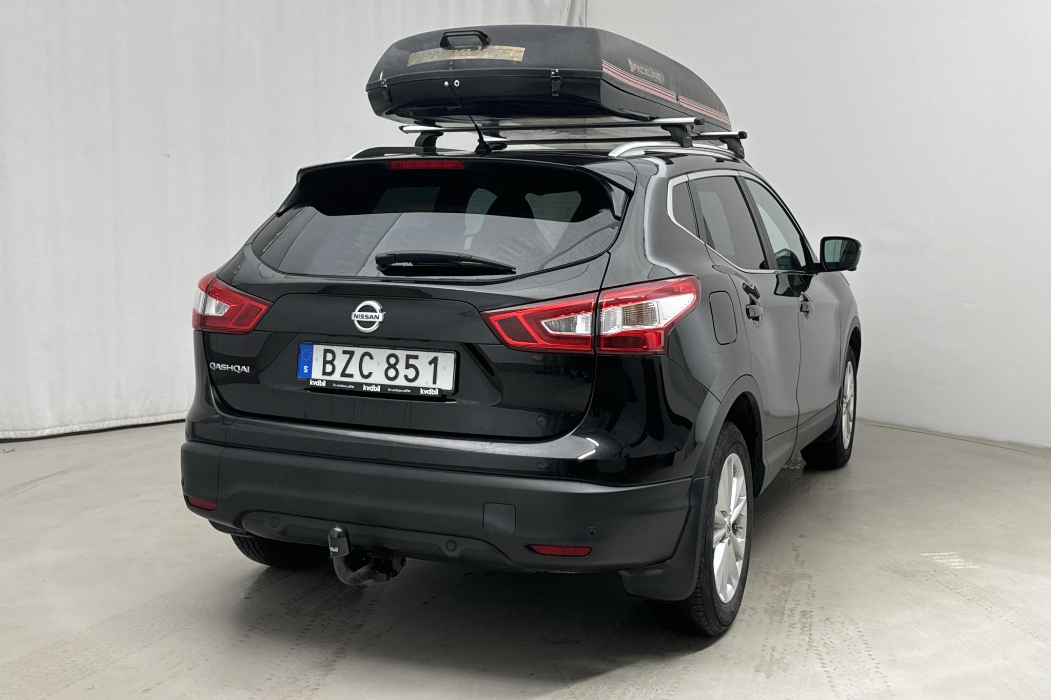 Nissan Qashqai 1.2 (115hk) - 104 730 km - Manuaalinen - musta - 2015