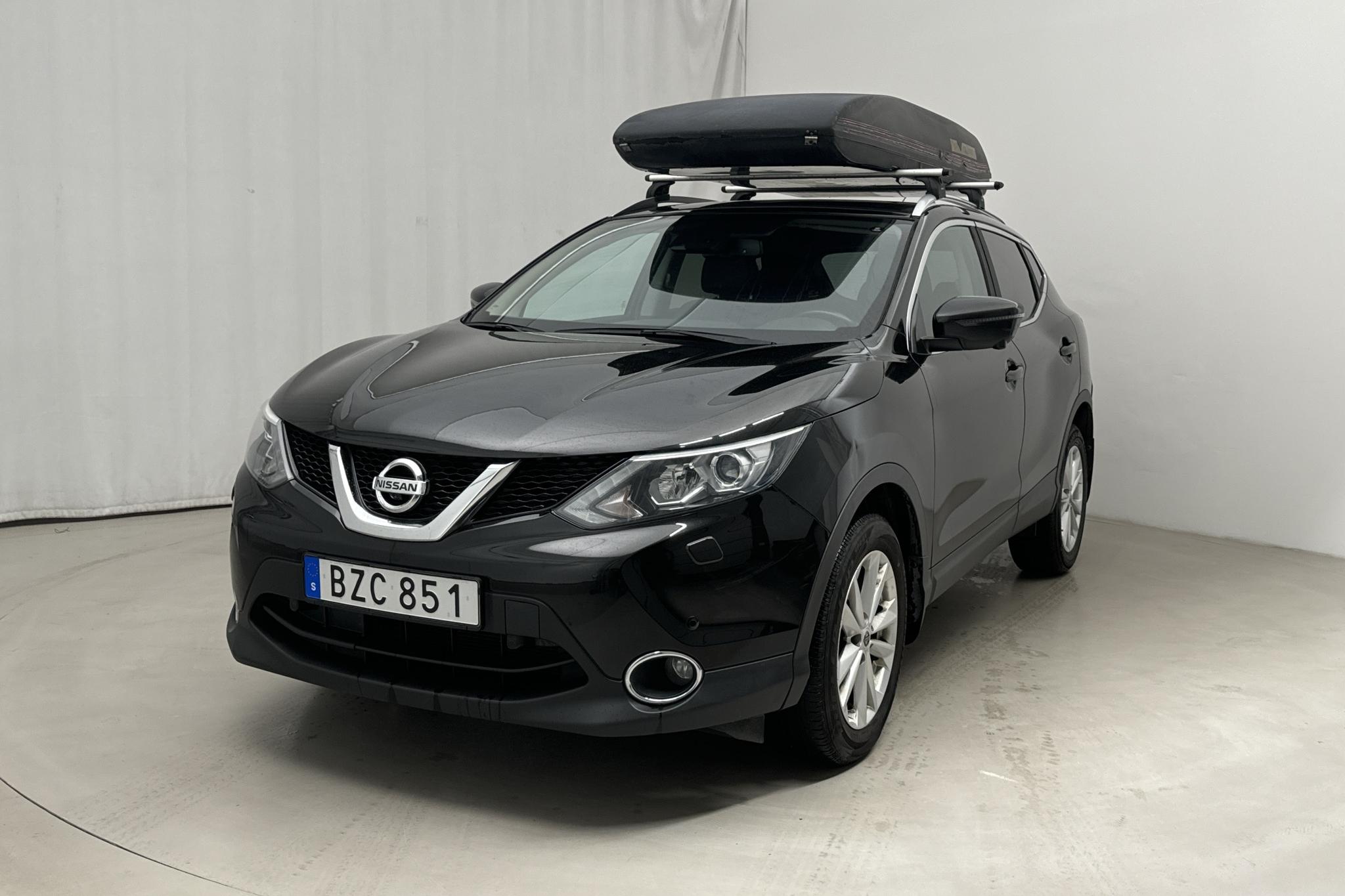 Nissan Qashqai 1.2 (115hk) - 104 730 km - Manualna - czarny - 2015