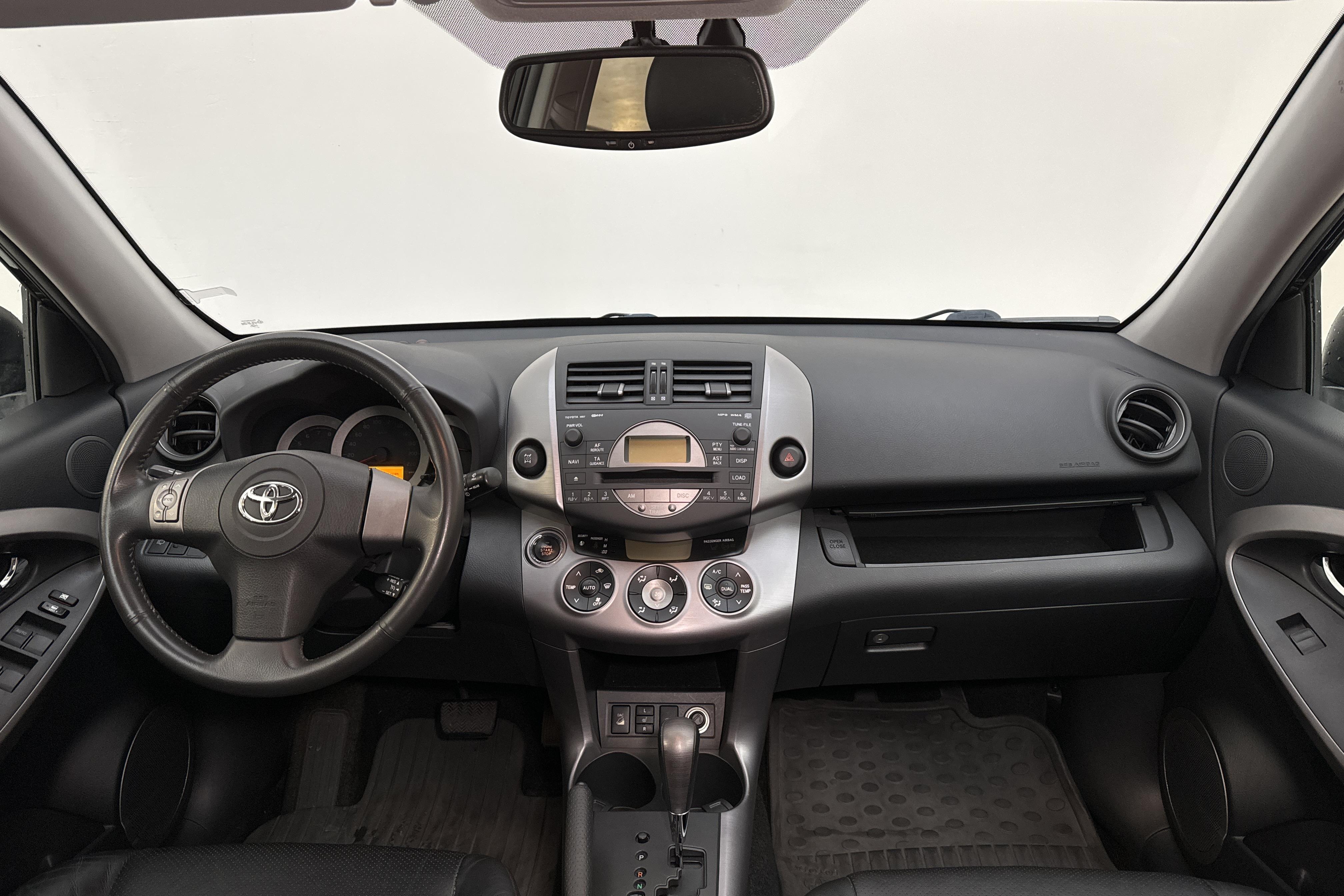 Toyota RAV4 2.0 (152hk) - 126 690 km - Automatyczna - czarny - 2008