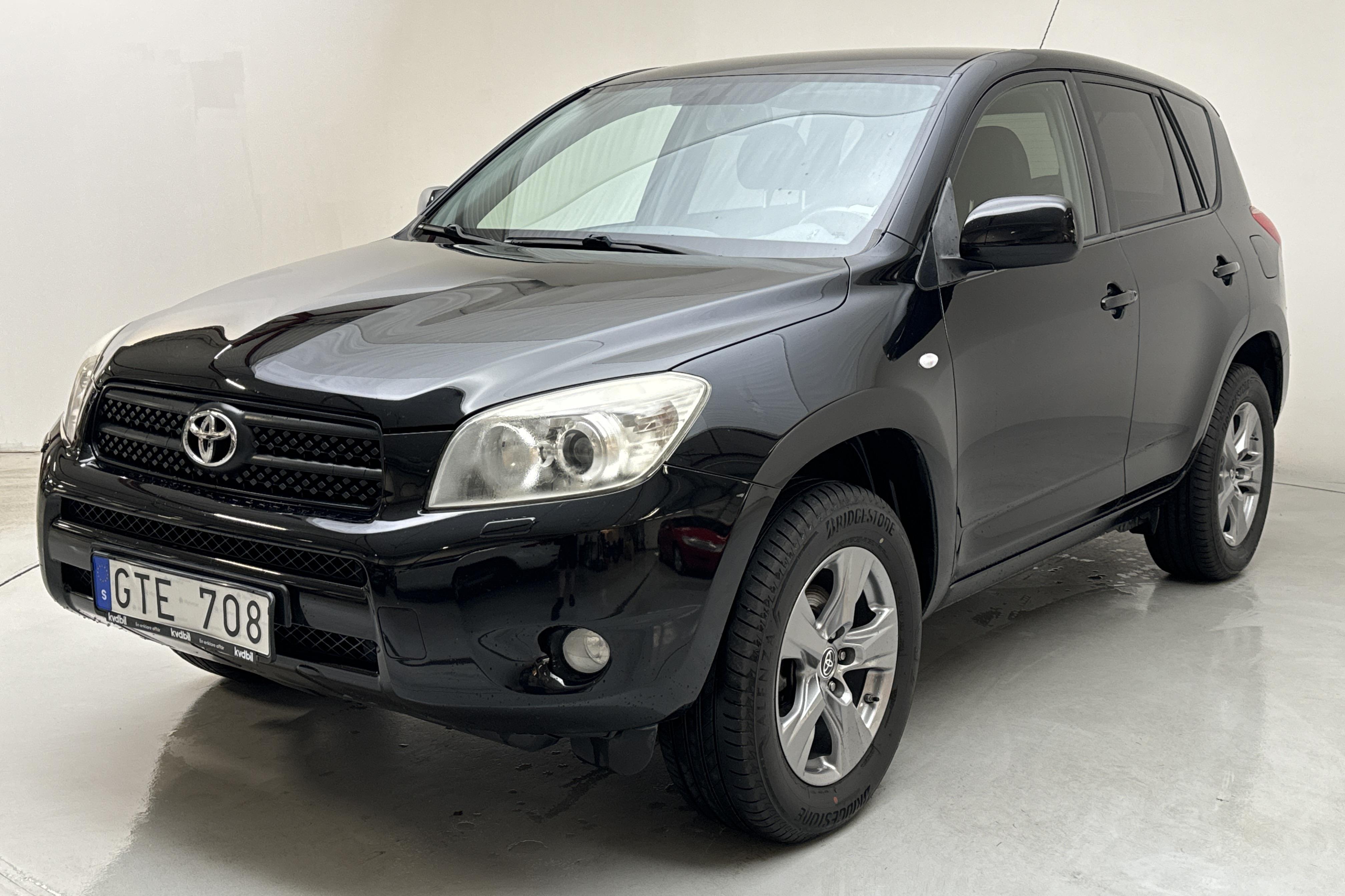 Toyota RAV4 2.0 (152hk) - 126 690 km - Automaattinen - musta - 2008