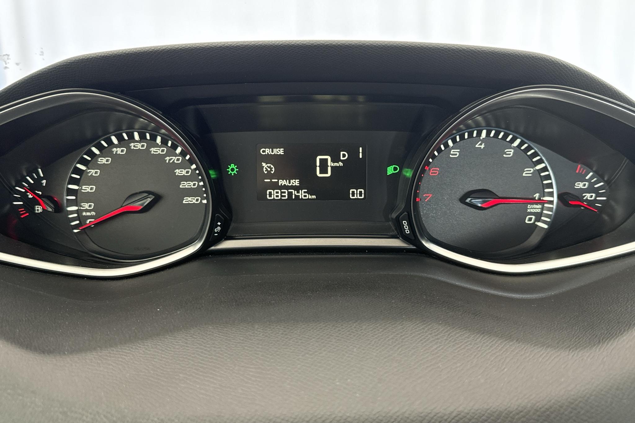 Peugeot 308 SW PureTech (130hk) - 83 750 km - Automaattinen - musta - 2015