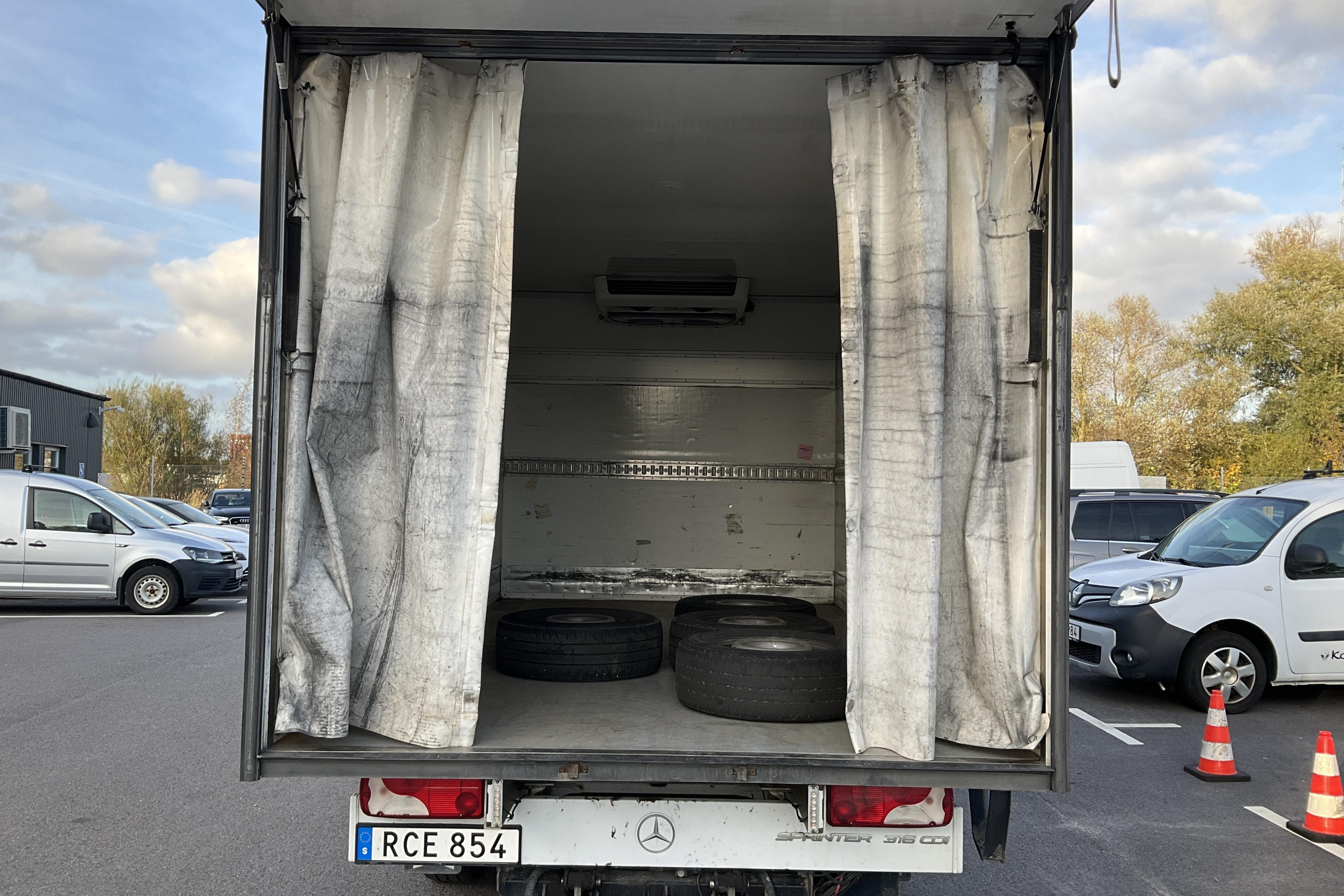 Mercedes Sprinter 316 CDI Volymskåp (163hk) - 21 712 mil - Automat - vit - 2017