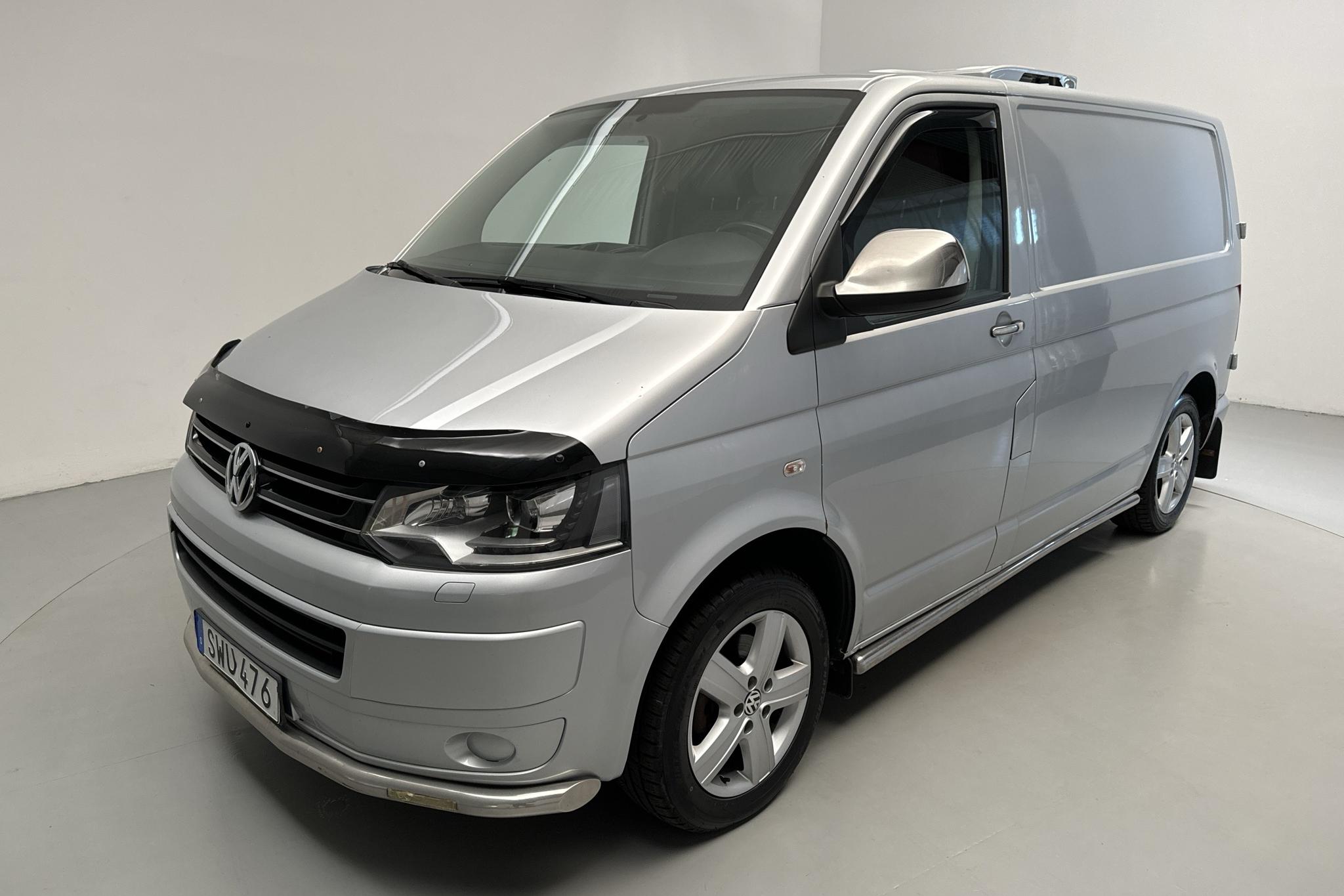 VW Transporter T5 2.0 TDI (140hk) - 272 780 km - Automatic - silver - 2014