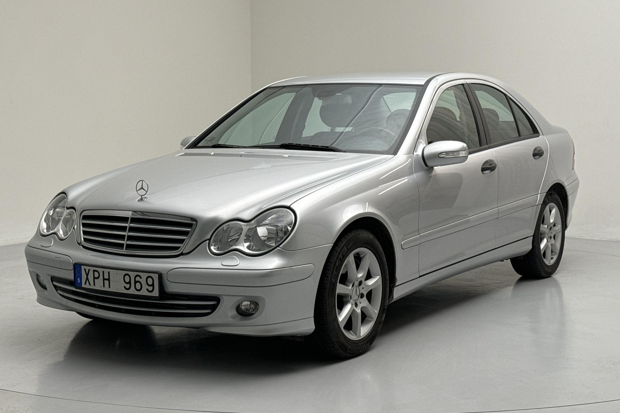 Mercedes C 180 Kompressor W203 (143hk) - 132 670 km - Automaatne - hõbe - 2006