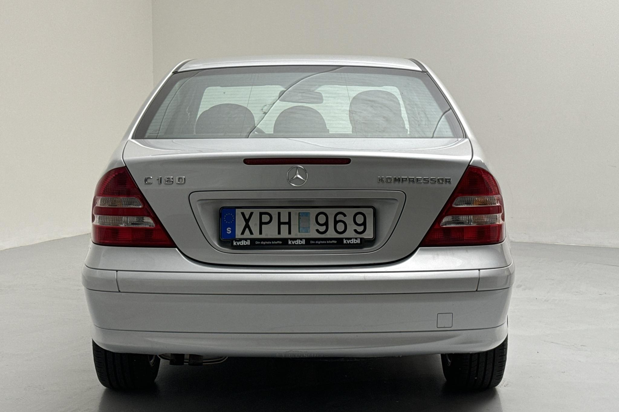 Mercedes C 180 Kompressor W203 (143hk) - 13 267 mil - Automat - silver - 2006