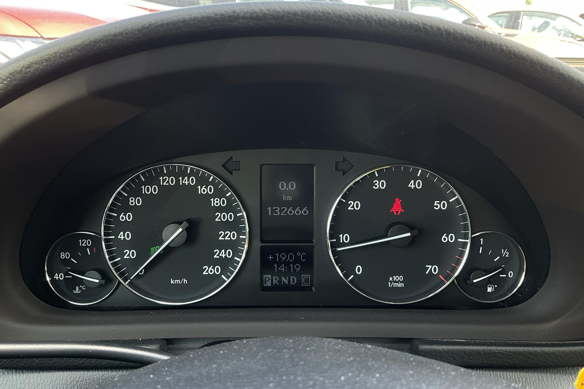 Mercedes C 180 Kompressor W203 (143hk) - 132 670 km - Automaatne - hõbe - 2006