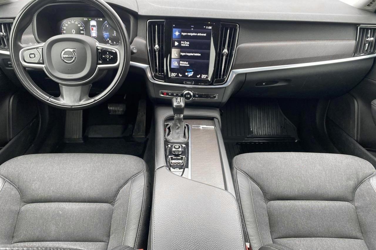 Volvo V90 D4 Cross Country AWD (190hk) - 89 940 km - Automatyczna - biały - 2020