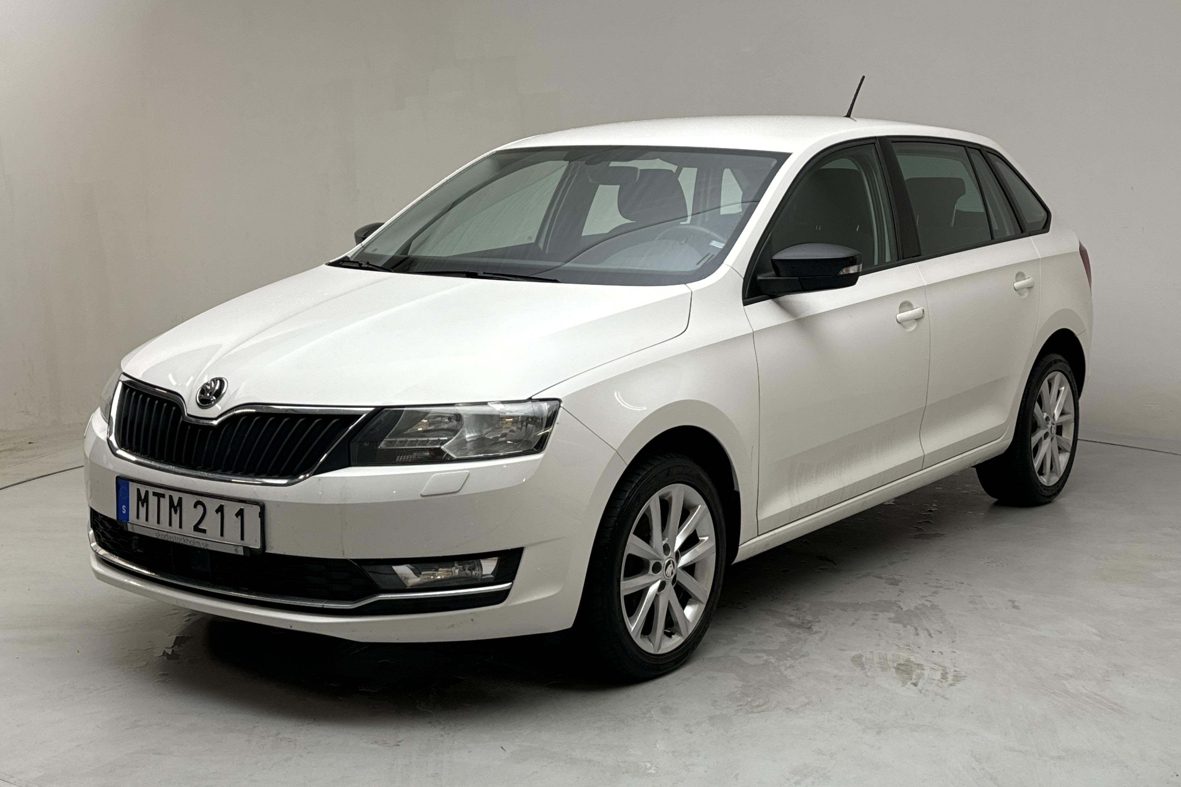 Skoda Rapid 1.4 TDI Spaceback (90hk) - 73 430 km - Käsitsi - valge - 2018