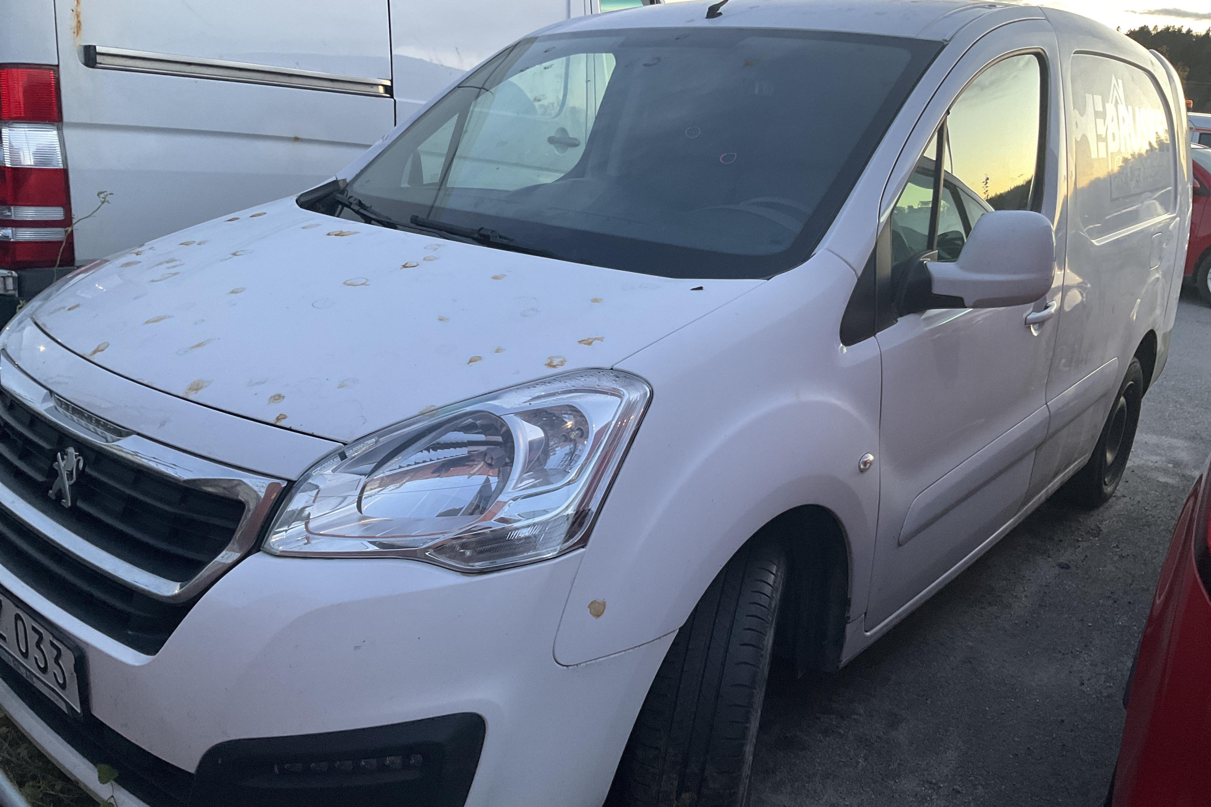 Peugeot Partner 1.6 BlueHDI Skåp (100hk) - 15 416 mil - Automat - vit - 2016