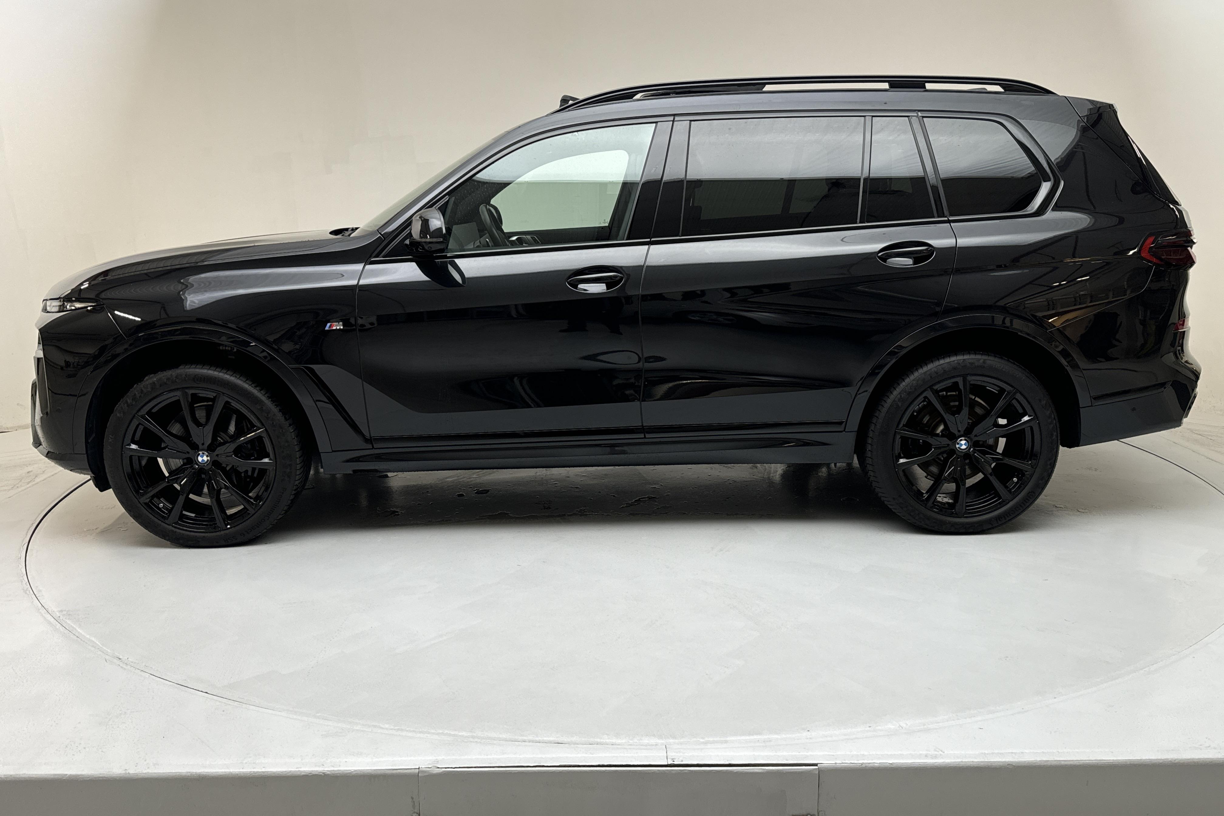 BMW X7 xDrive40i LCI, G07 (381hk+12hk) - 16 370 km - Automatyczna - czarny - 2024