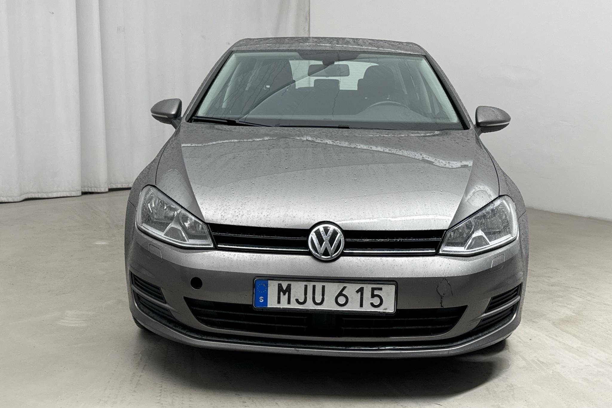 VW Golf VII 1.6 TDI BlueMotion 5dr (110hk) - 16 885 mil - Automat - grå - 2016