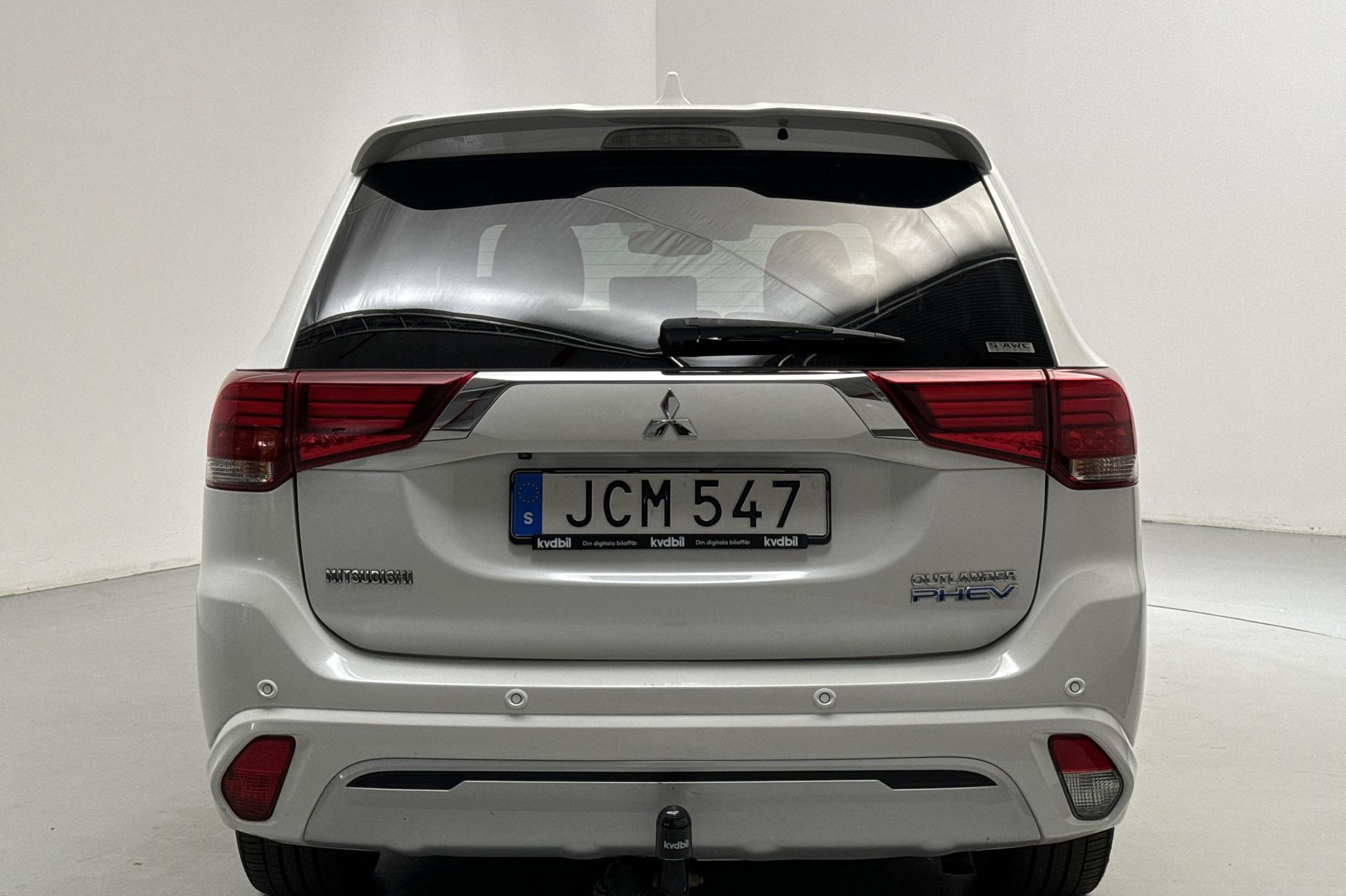 Mitsubishi Outlander 2.4 Plug-in Hybrid 4WD (136hk) - 154 130 km - Automaattinen - valkoinen - 2019