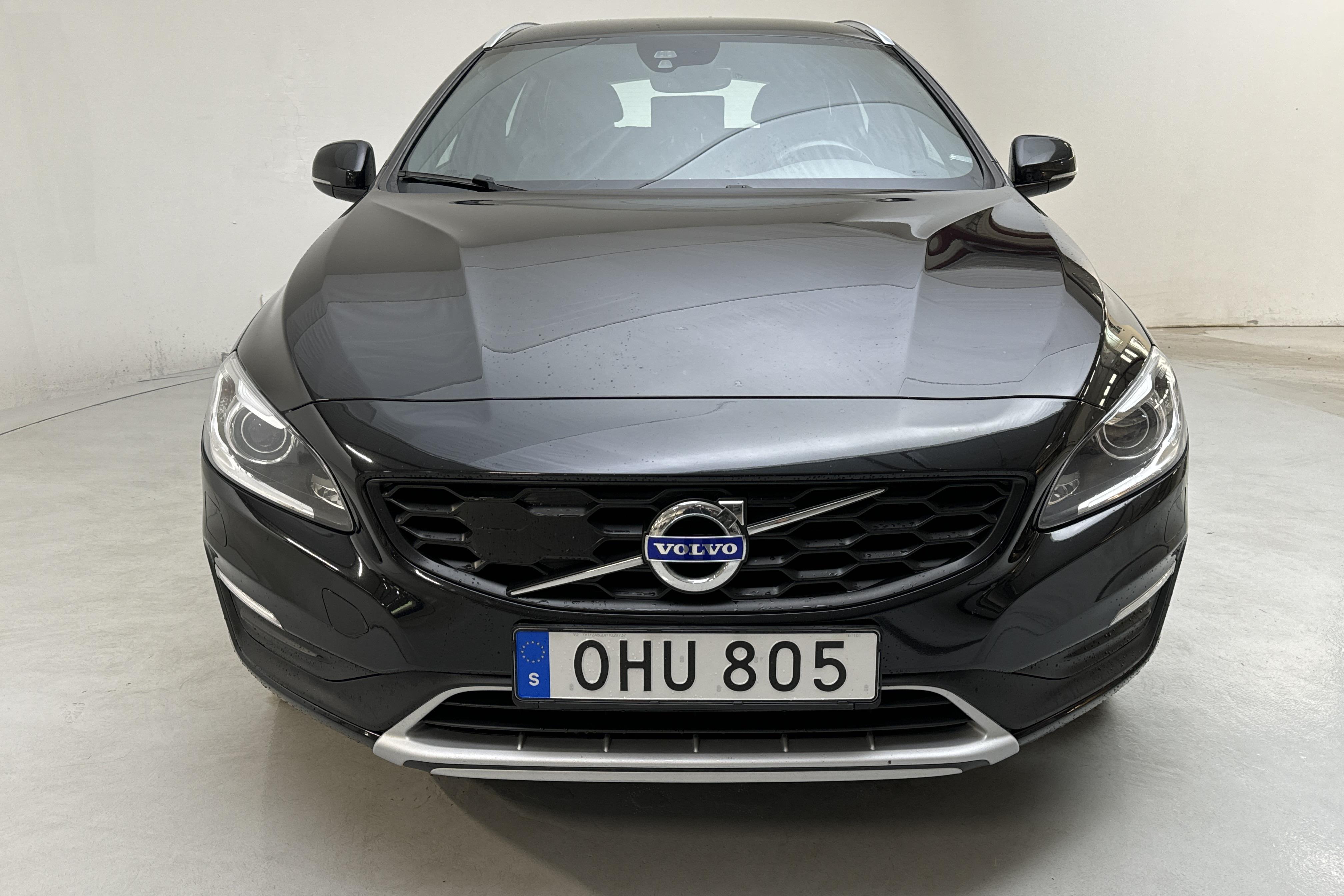 Volvo V60 D4 Cross Country (190hk) - 83 370 km - Automaattinen - musta - 2017