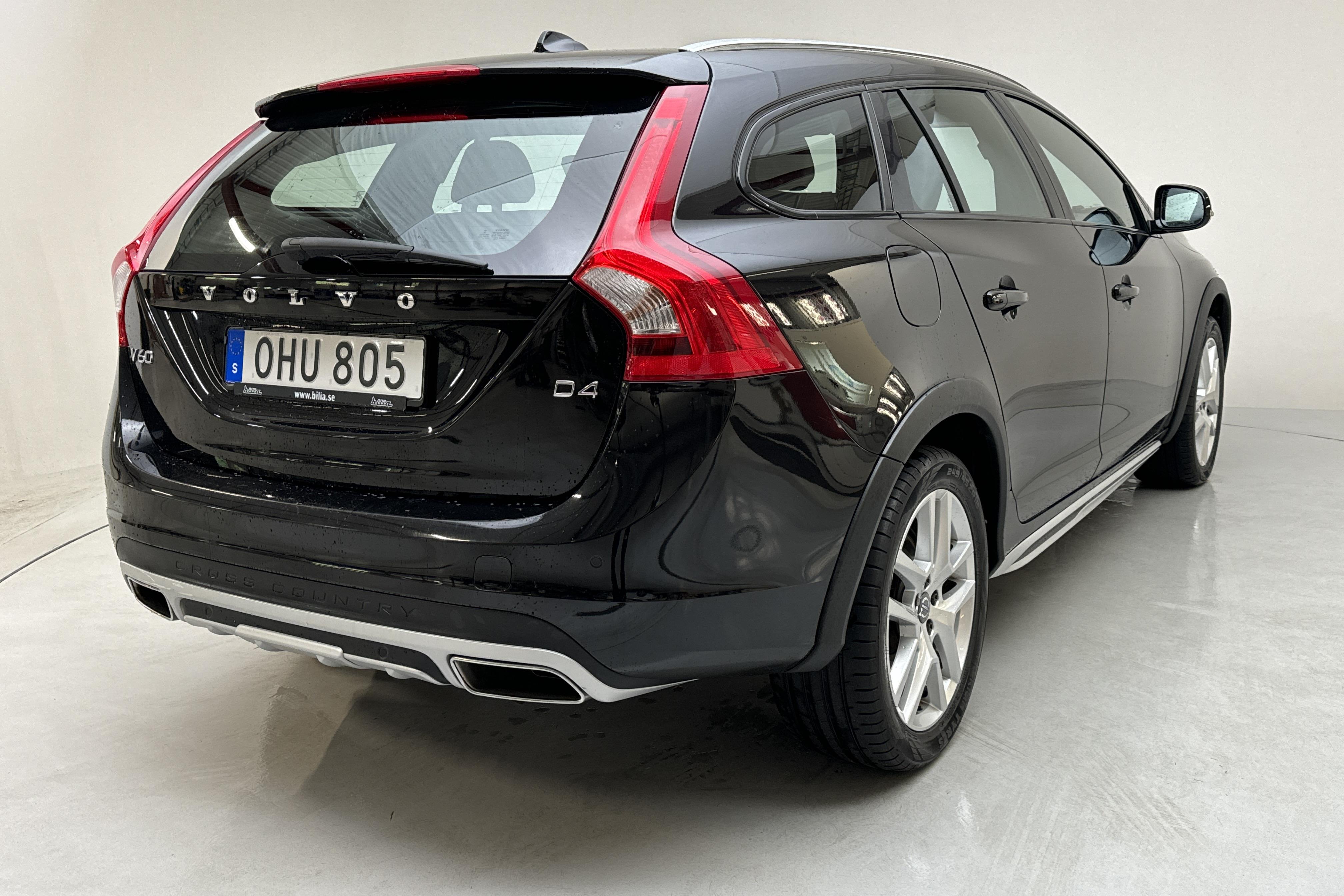 Volvo V60 D4 Cross Country (190hk) - 83 370 km - Automaattinen - musta - 2017