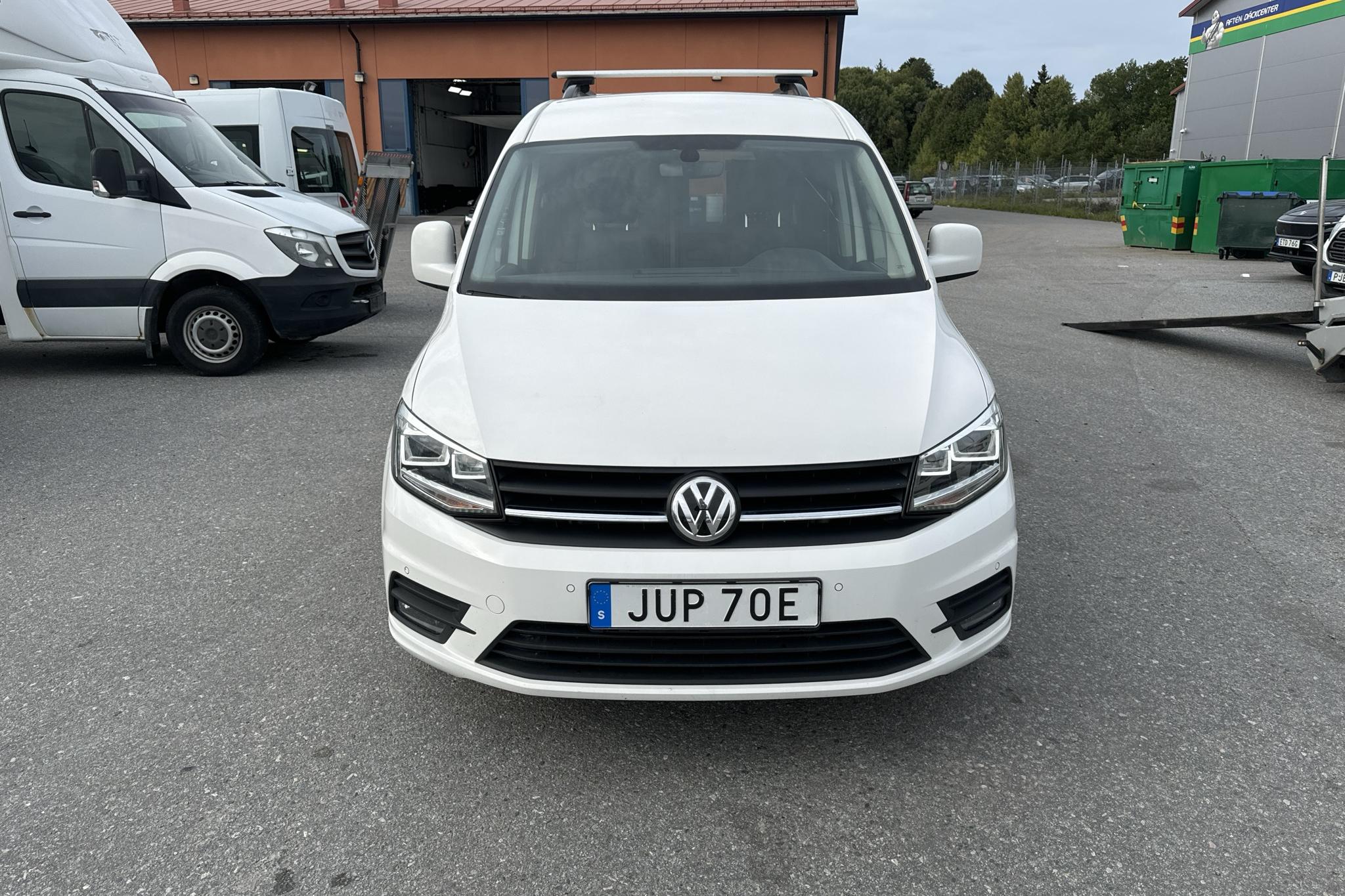 VW Caddy 2.0 TDI Maxi Skåp (102hk) - 9 250 mil - Automat - vit - 2020