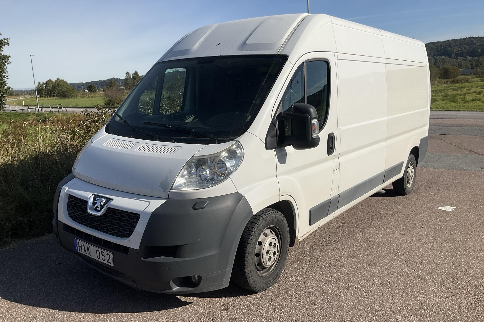 Peugeot Boxer 2.2 HDI Skåp (130hk) - 173 160 km - Manuaalinen - valkoinen - 2013