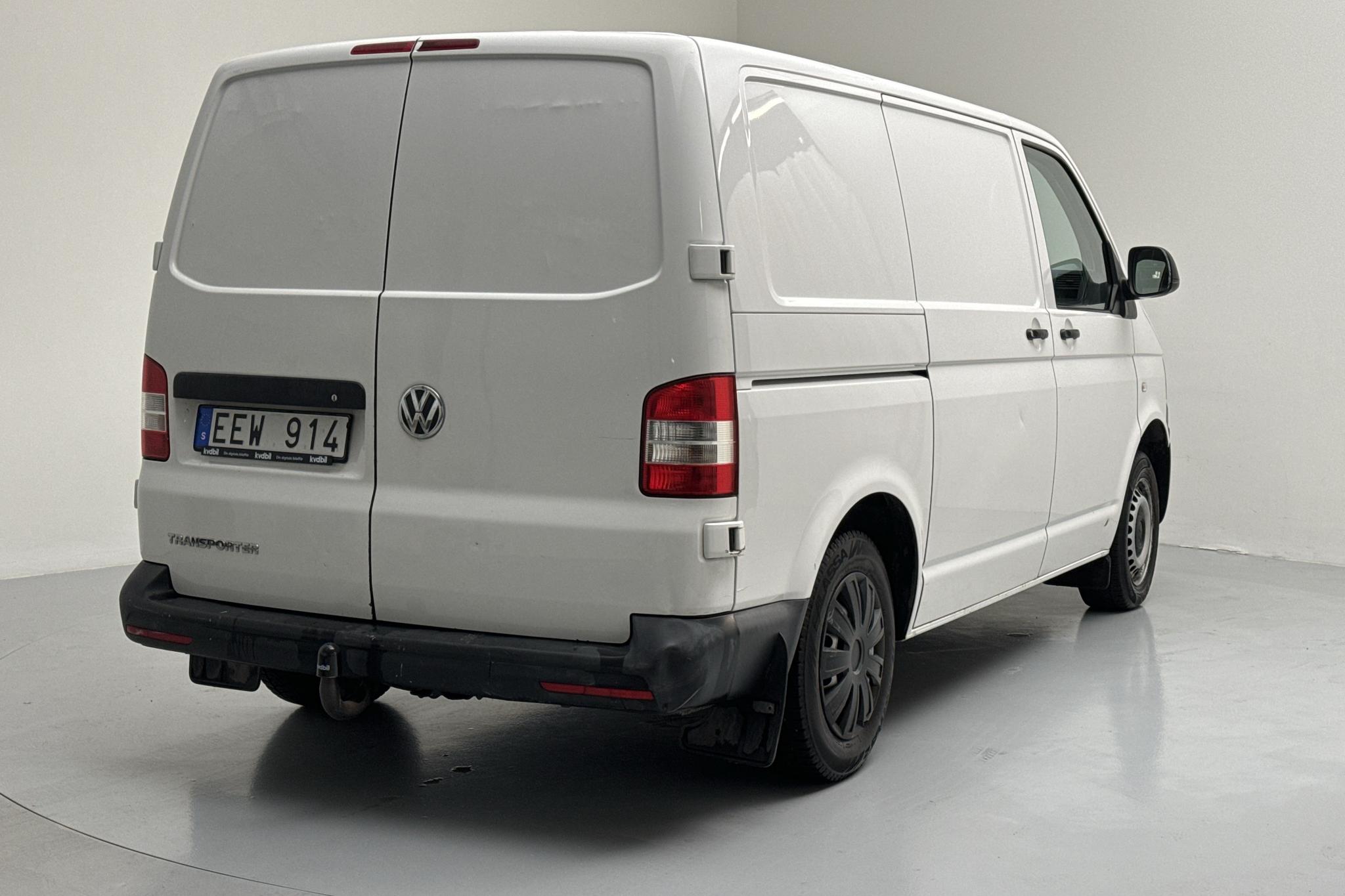 VW Transporter T5 2.0 TDI (102hk) - 26 687 mil - Manuell - vit - 2014