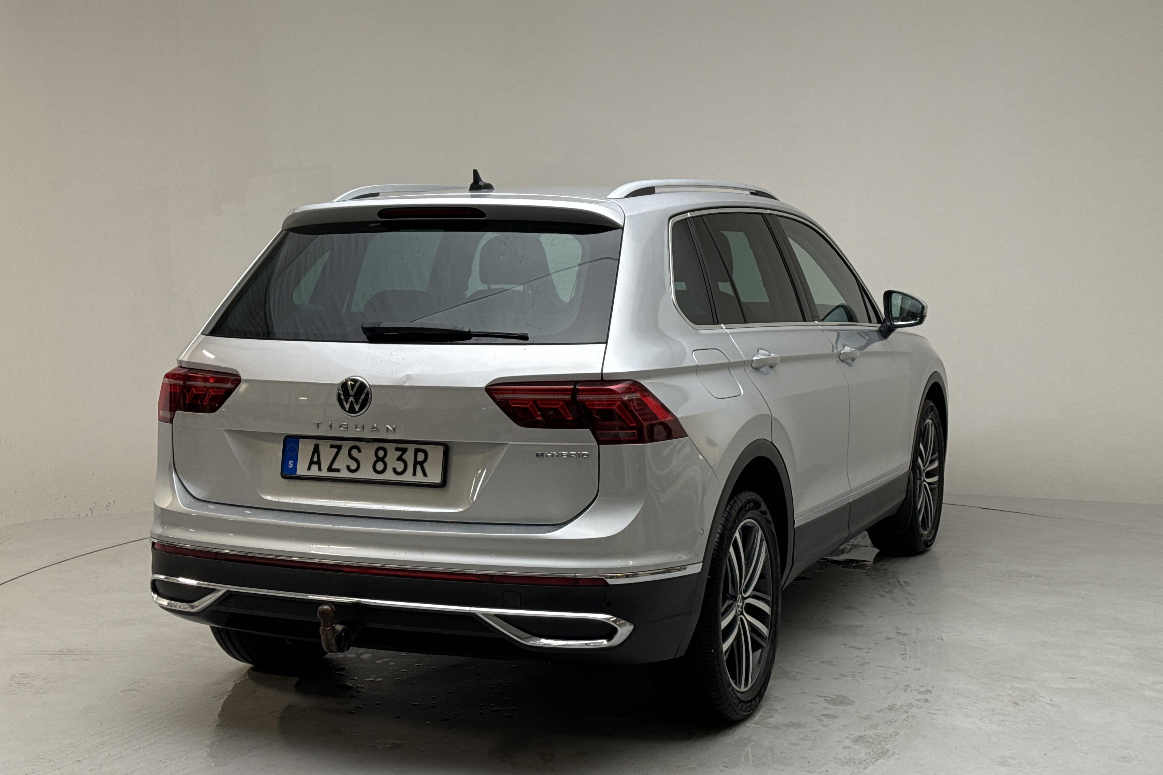 VW Tiguan 1.4 TSI eHybrid (245hk) - 10 686 mil - Automat - silver - 2021