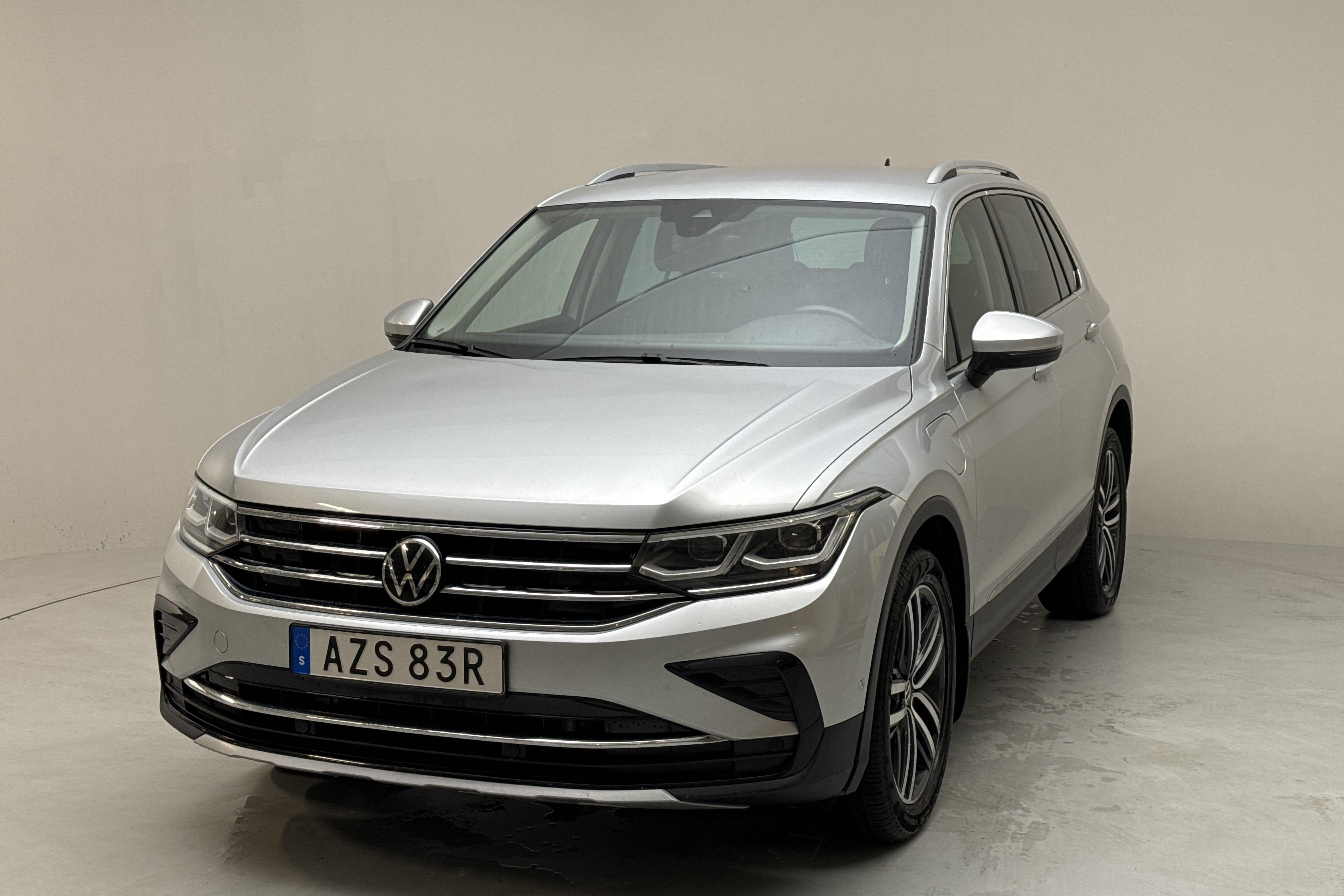 VW Tiguan 1.4 TSI eHybrid (245hk) - 106 860 km - Automaatne - hõbe - 2021