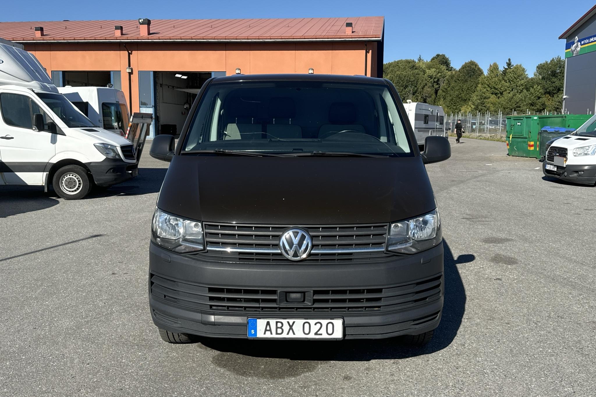 VW Transporter T6 2.0 TDI BMT Skåp (150hk) - 183 730 km - Automatyczna - brązowy - 2017