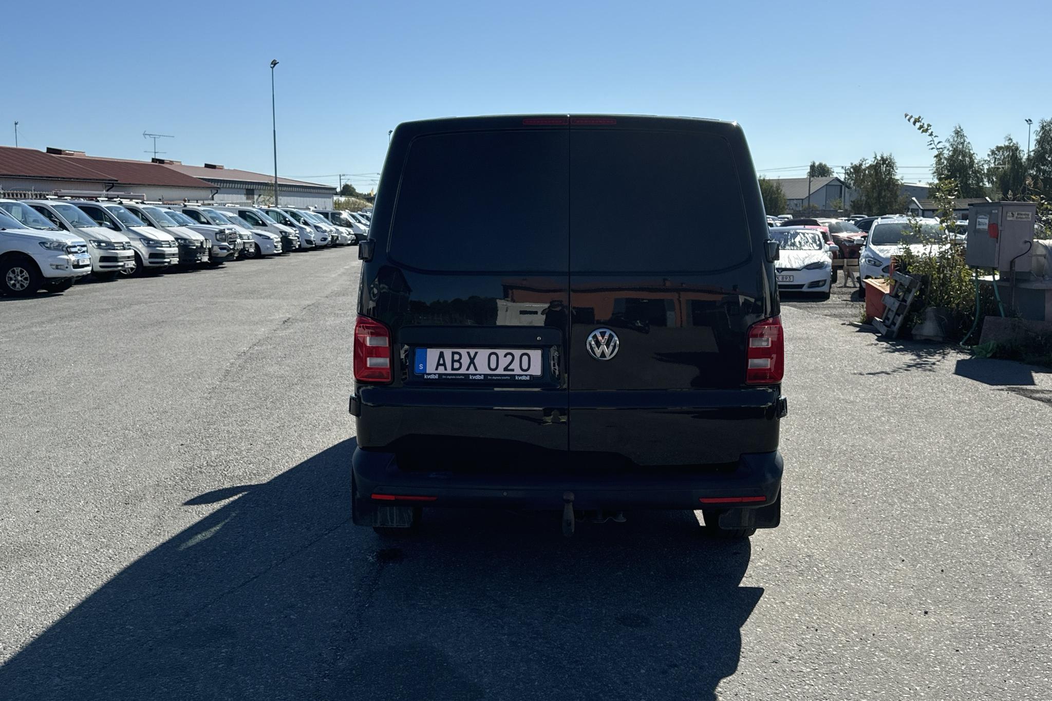 VW Transporter T6 2.0 TDI BMT Skåp (150hk) - 183 730 km - Automatyczna - brązowy - 2017