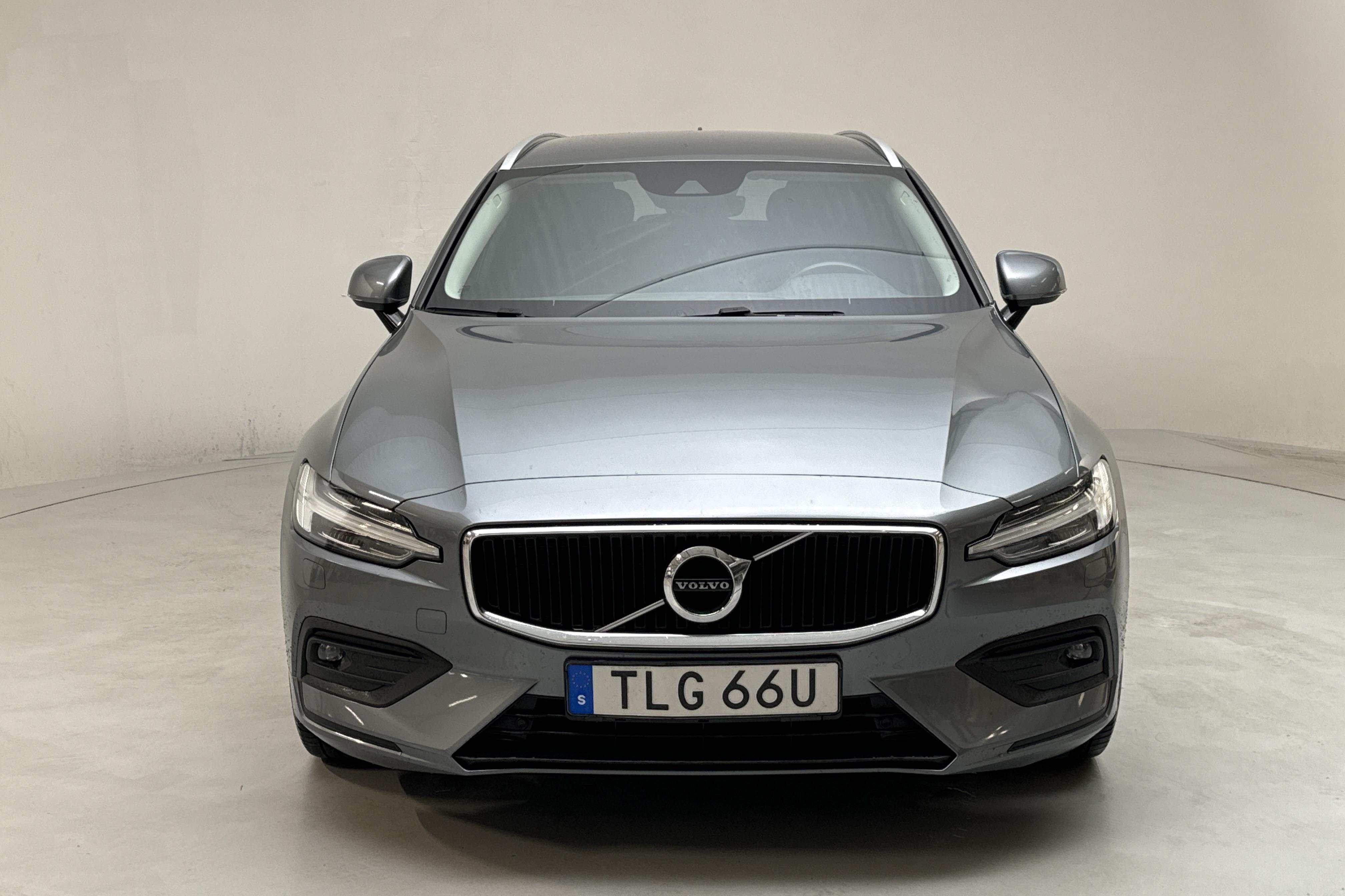 Volvo V60 D4 AWD (190hk) - 9 280 mil - Automat - grå - 2021