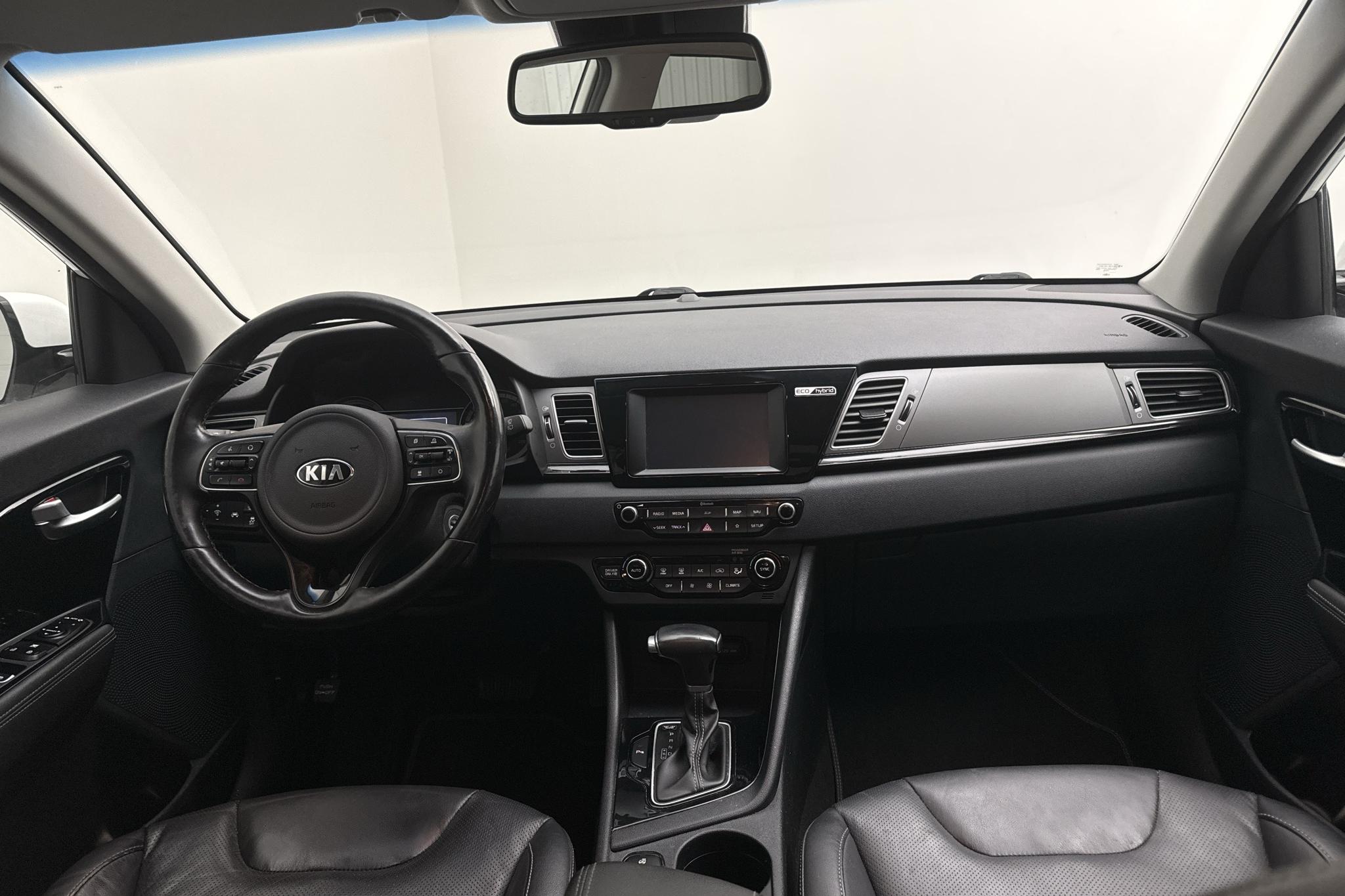 KIA Niro Hybrid 1.6 (141hk) - 27 214 mil - Automat - vit - 2018