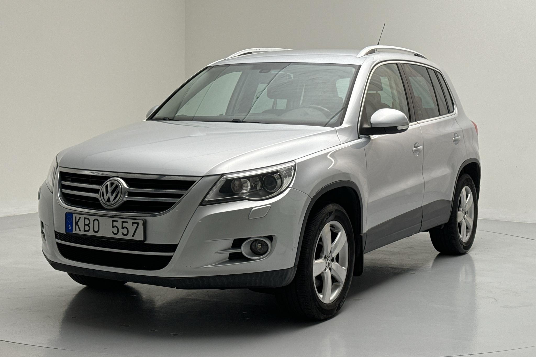 VW Tiguan 2.0 TDI (140hk) - 134 450 km - Manualna - srebro - 2010