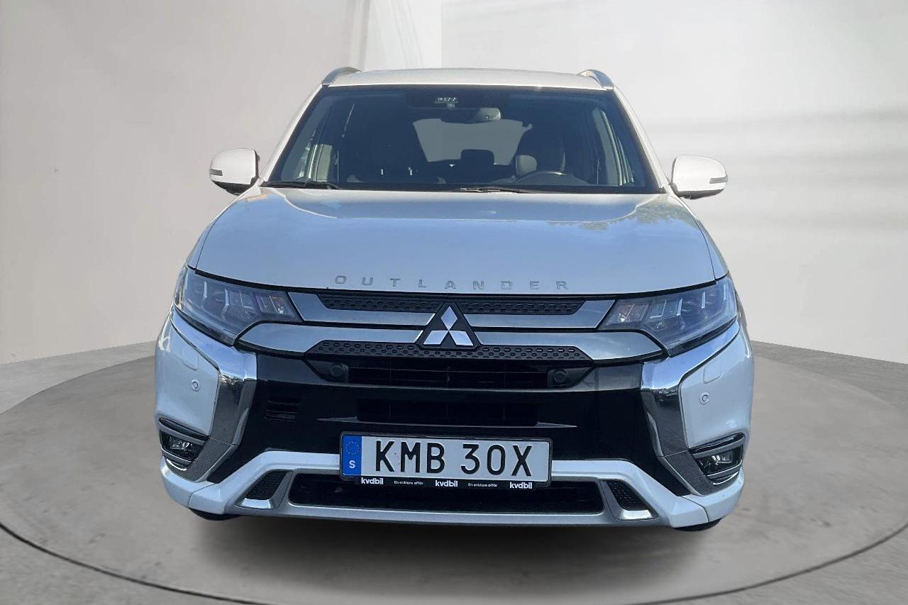 Mitsubishi Outlander 2.4 Plug-in Hybrid 4WD (136hk) - 212 050 km - Automaattinen - valkoinen - 2020