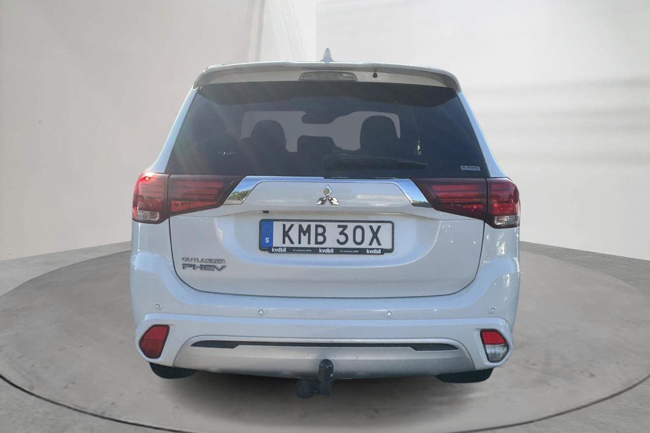 Mitsubishi Outlander 2.4 Plug-in Hybrid 4WD (136hk) - 212 050 km - Automaattinen - valkoinen - 2020