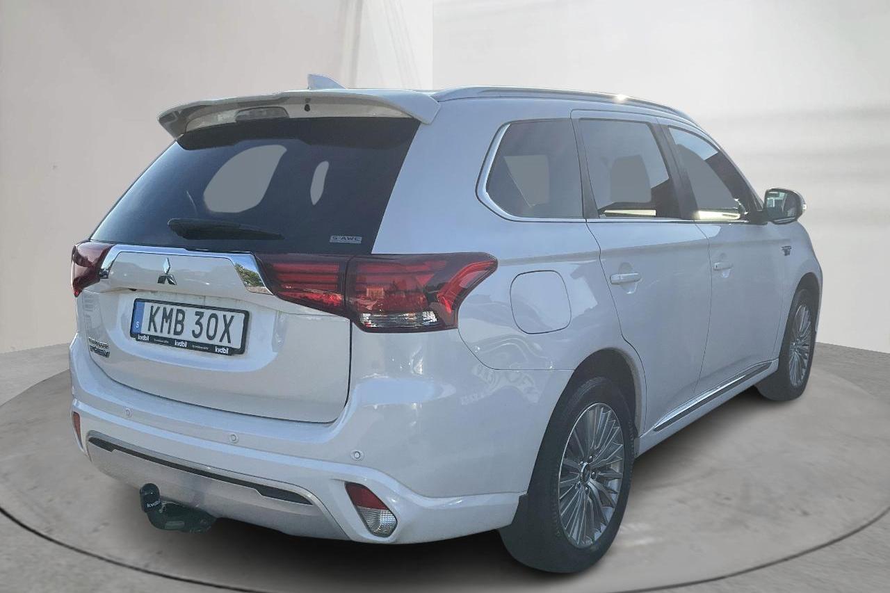 Mitsubishi Outlander 2.4 Plug-in Hybrid 4WD (136hk) - 21 205 mil - Automat - vit - 2020