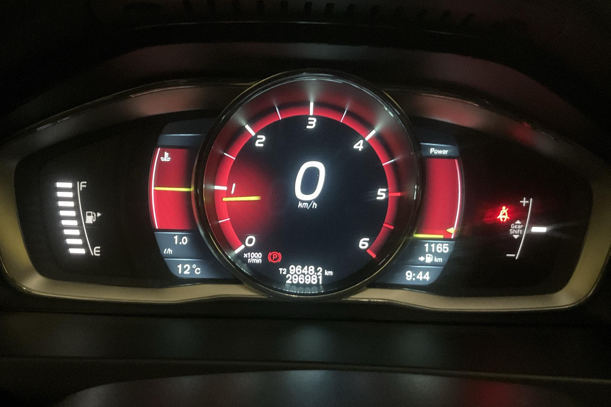 Volvo V60 D4 (181hk) - 296 980 km - Manualna - biały - 2014