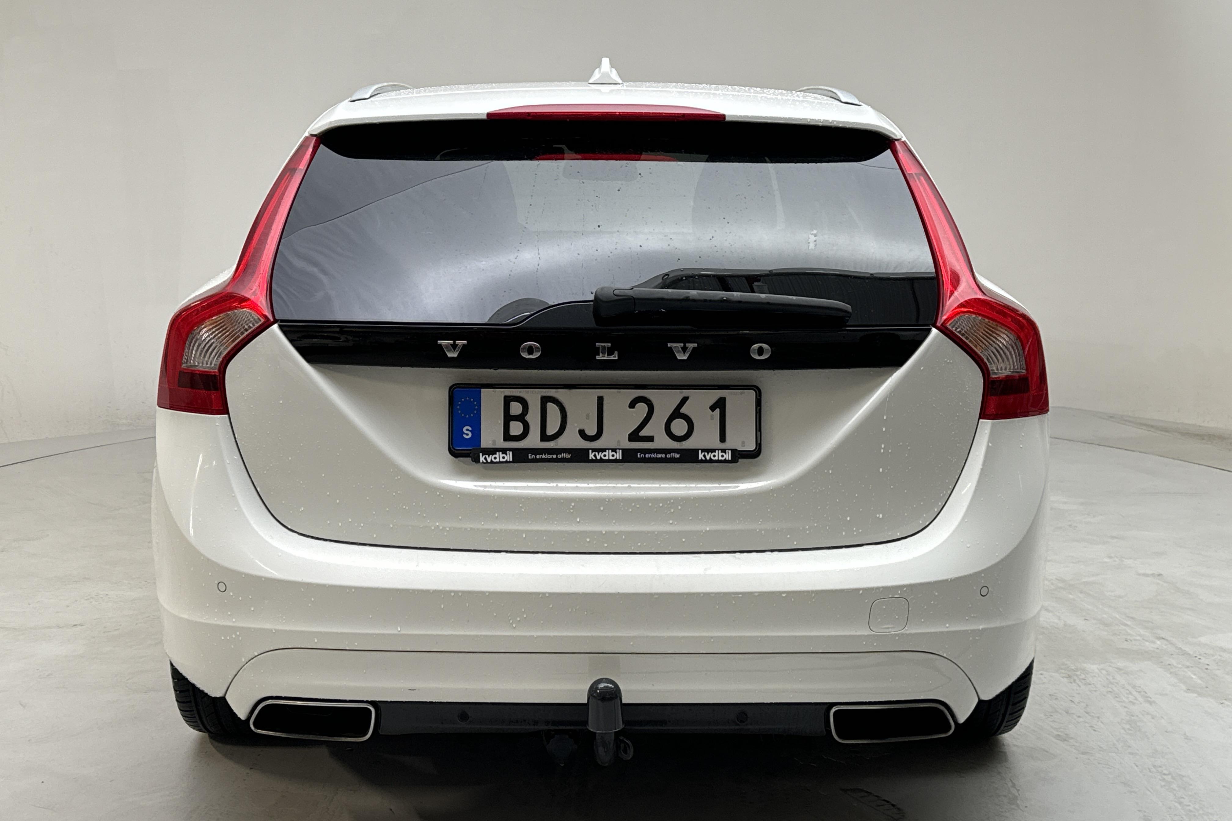 Volvo V60 D4 (181hk) - 296 980 km - Manuaalinen - valkoinen - 2014