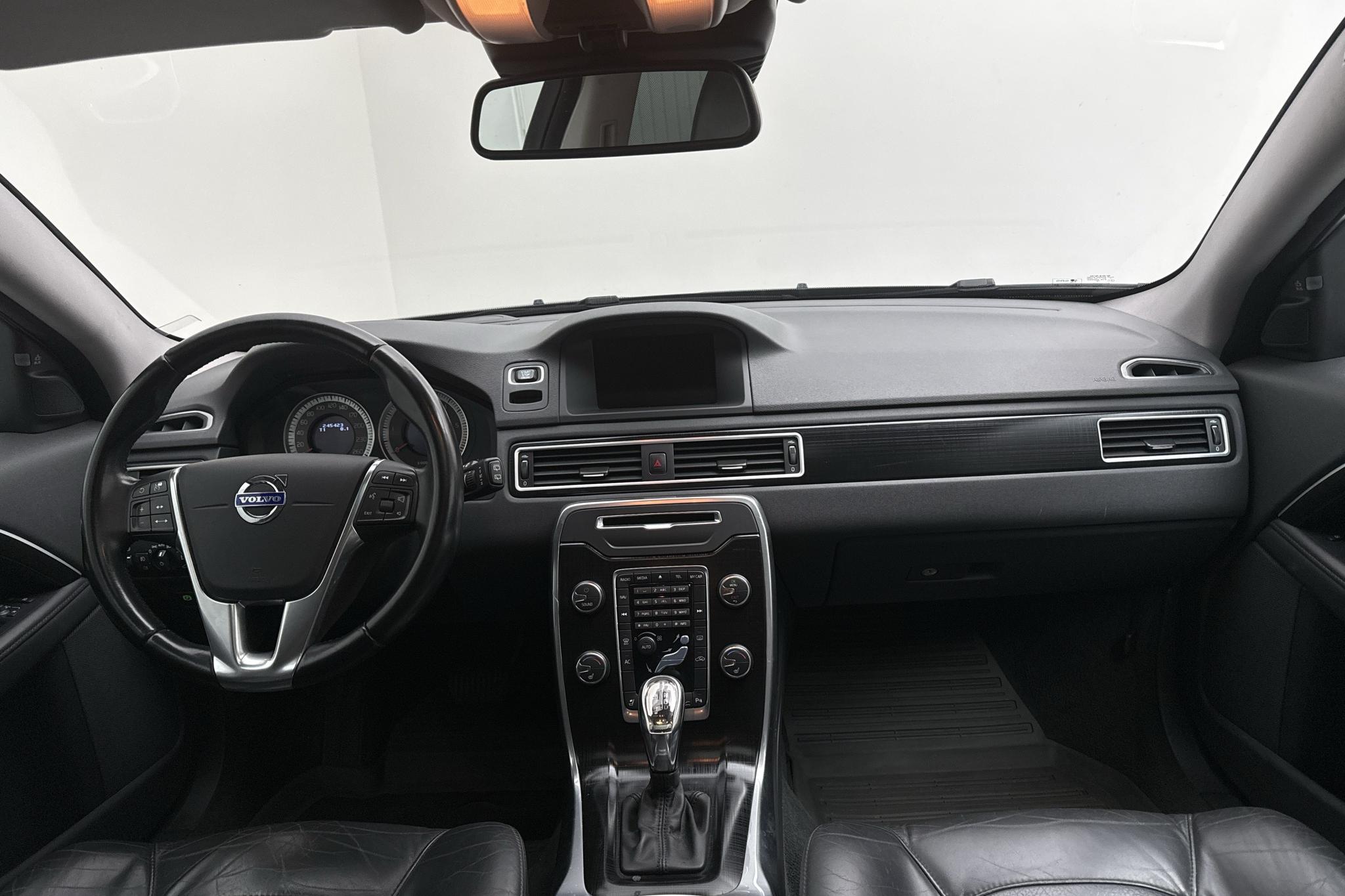 Volvo V70 II D2 (115hk) - 24 543 mil - Automat - blå - 2013