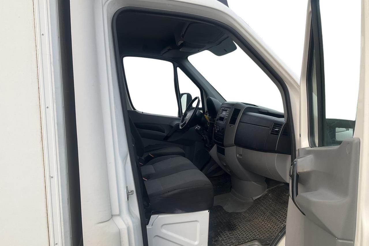 VW Crafter 35 2.0 TDI Volymskåp (163hk) - 277 550 km - Manuaalinen - valkoinen - 2015