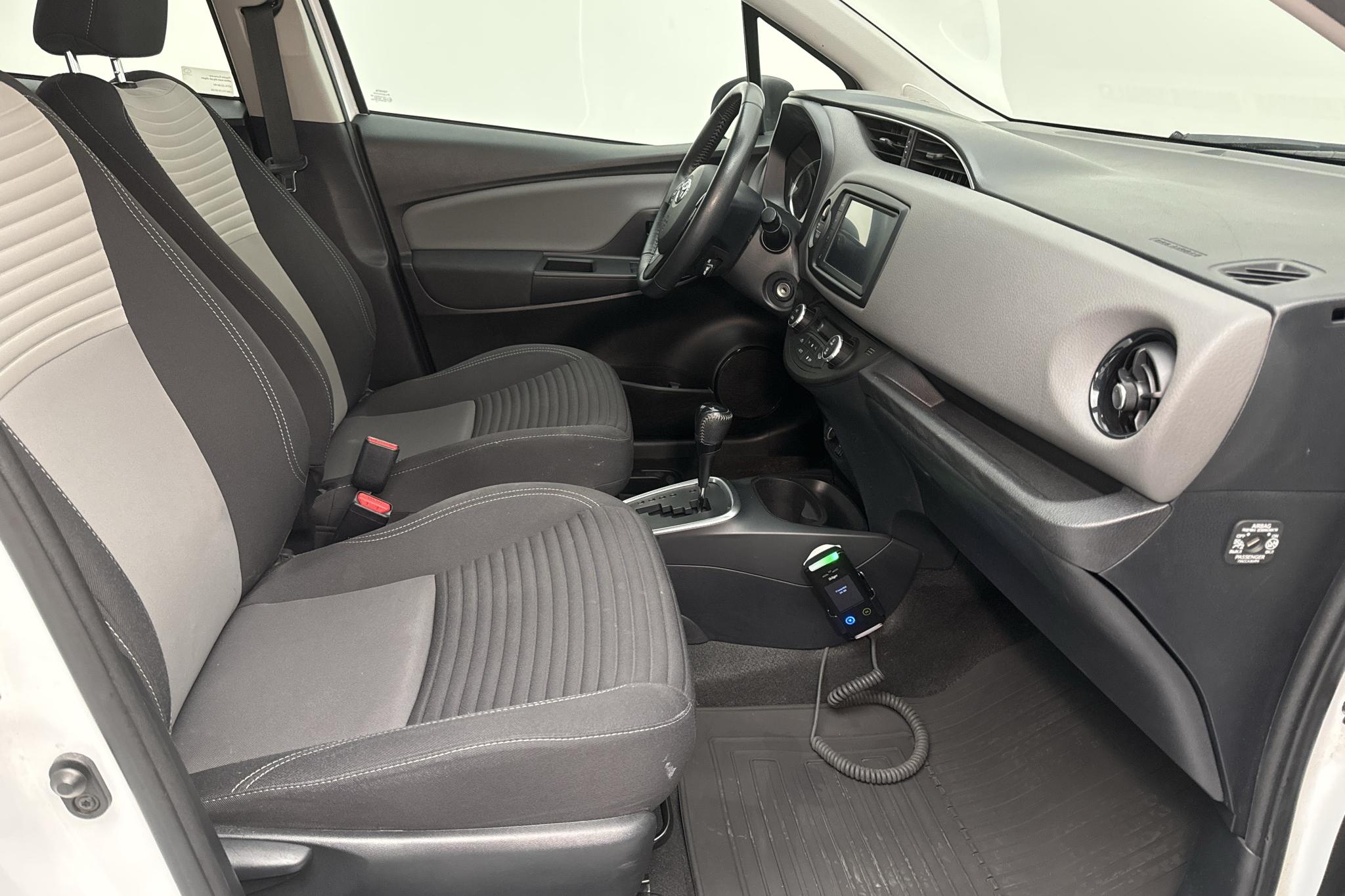 Toyota Yaris 1.5 Hybrid 5dr (101hk) - 74 310 km - Automaattinen - valkoinen - 2019