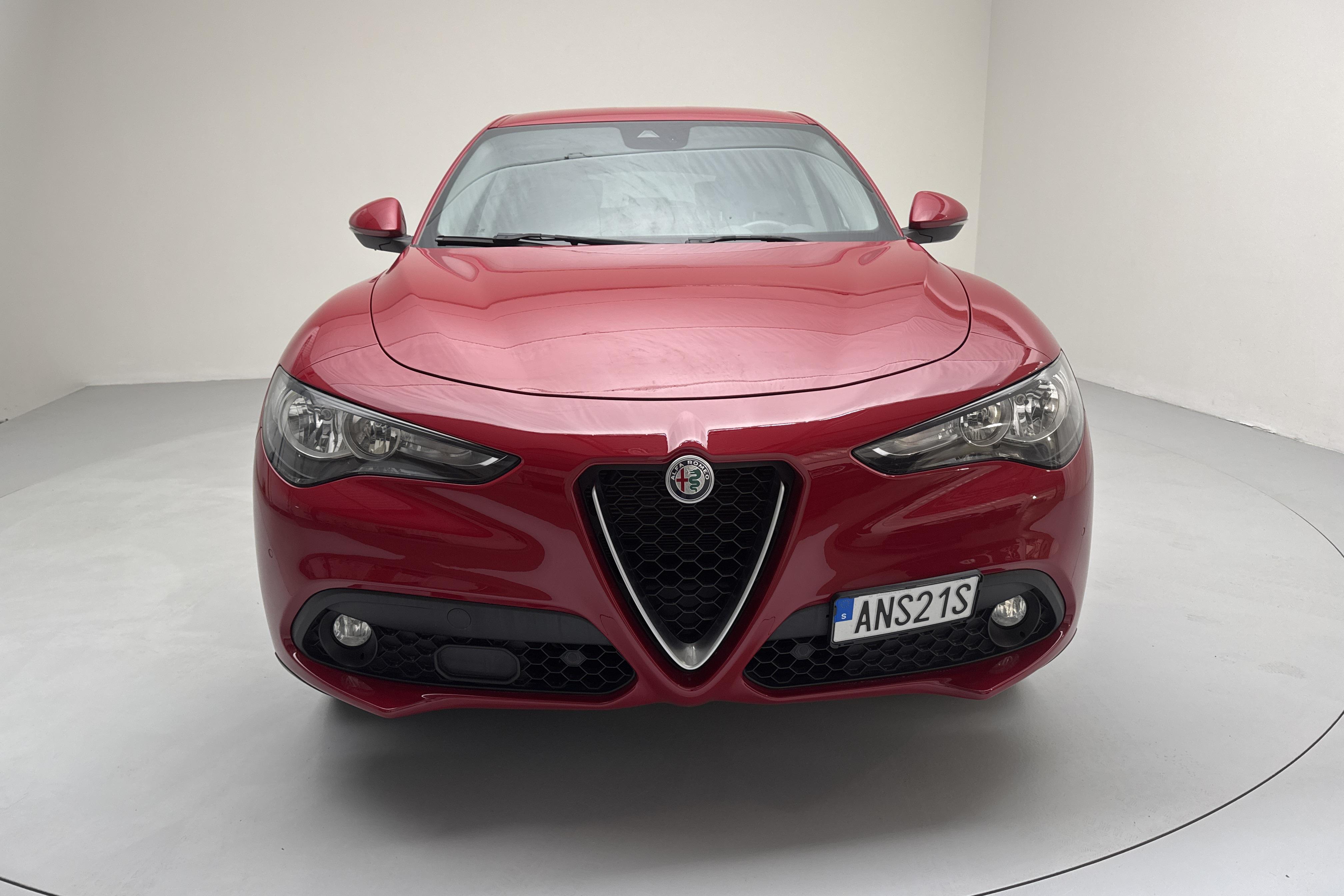 Alfa Romeo Stelvio 2.2 D (160hk) - 6 142 mil - Automat - röd - 2019