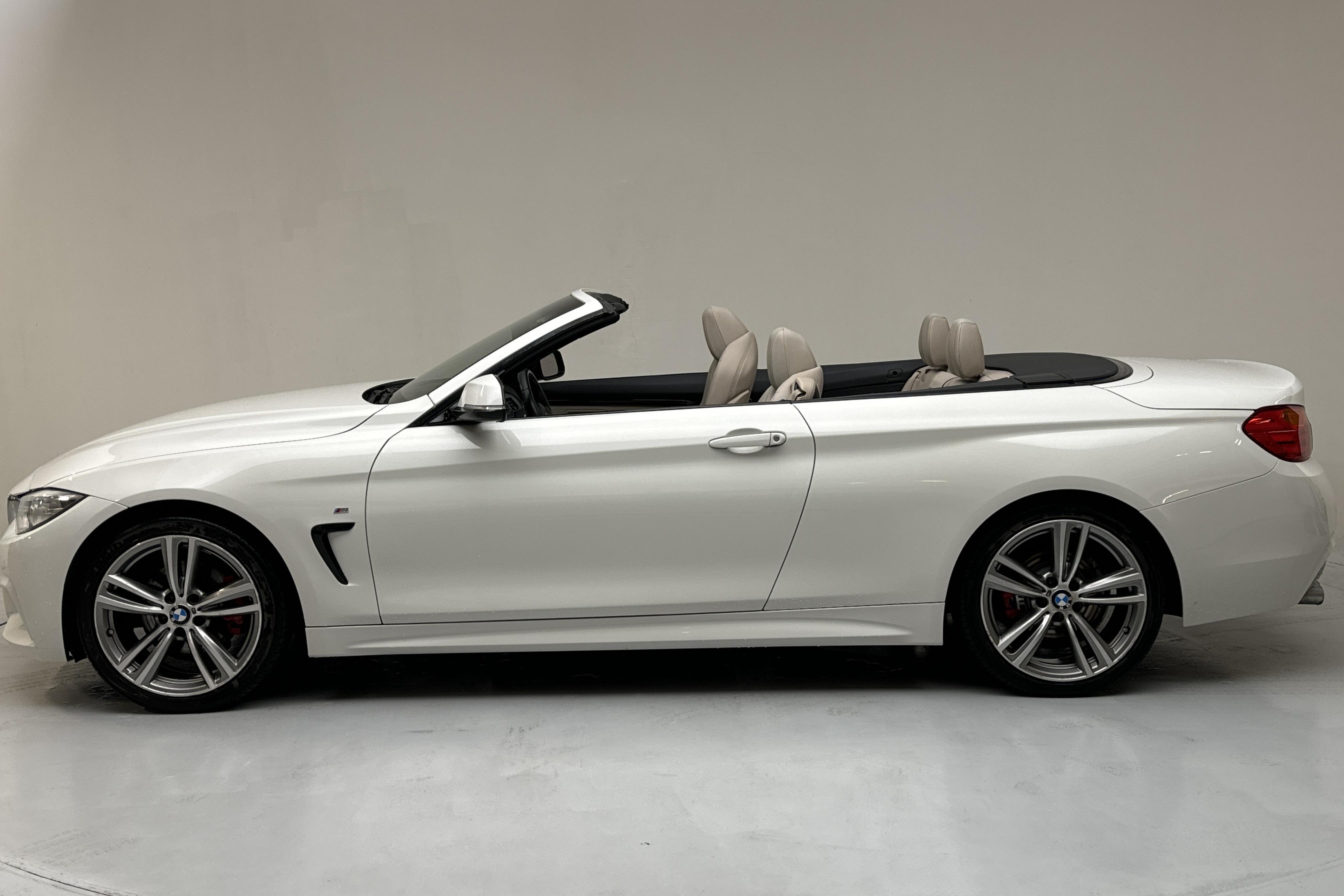 BMW 428i Cabriolet, F33 (245hk) - 125 220 km - Automatyczna - biały - 2015