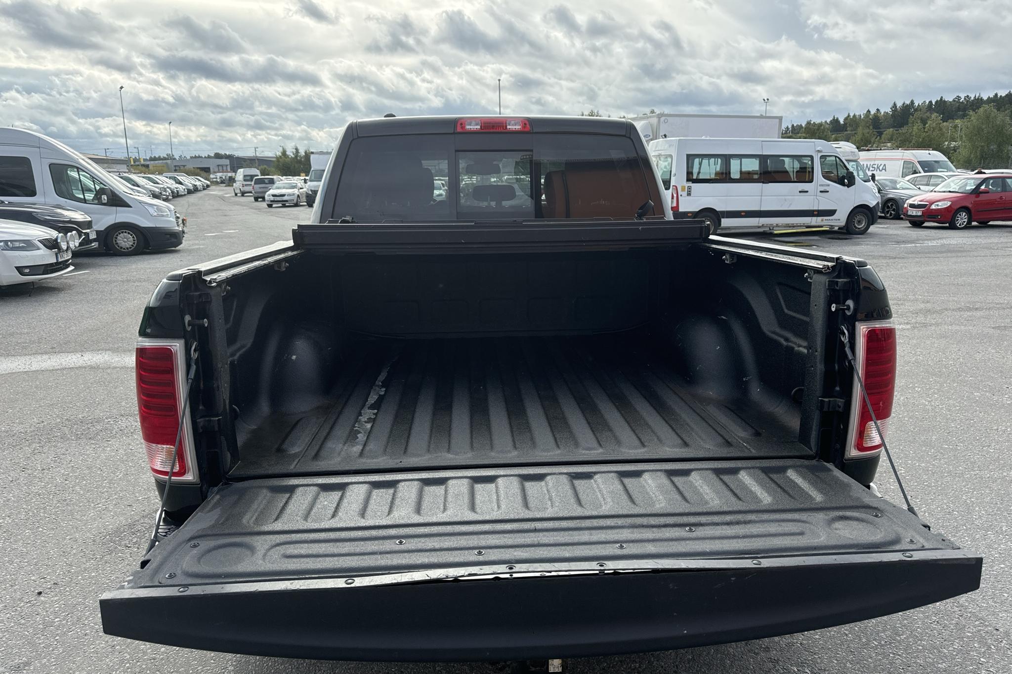 Dodge RAM 1500 5.7 4WD (401hk) - 138 880 km - Automatic - black - 2018