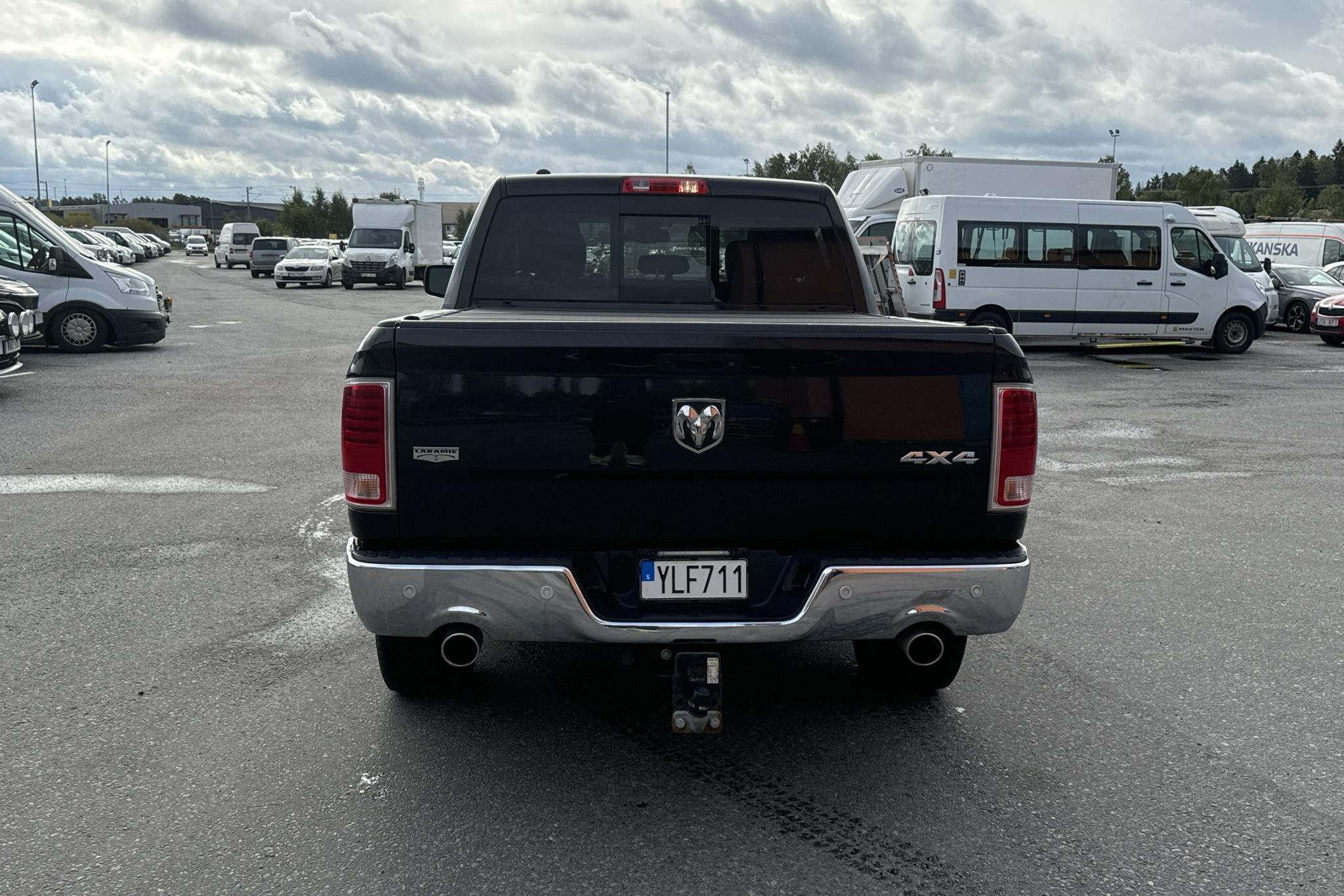 Dodge RAM 1500 5.7 4WD (401hk) - 138 880 km - Automaattinen - musta - 2018