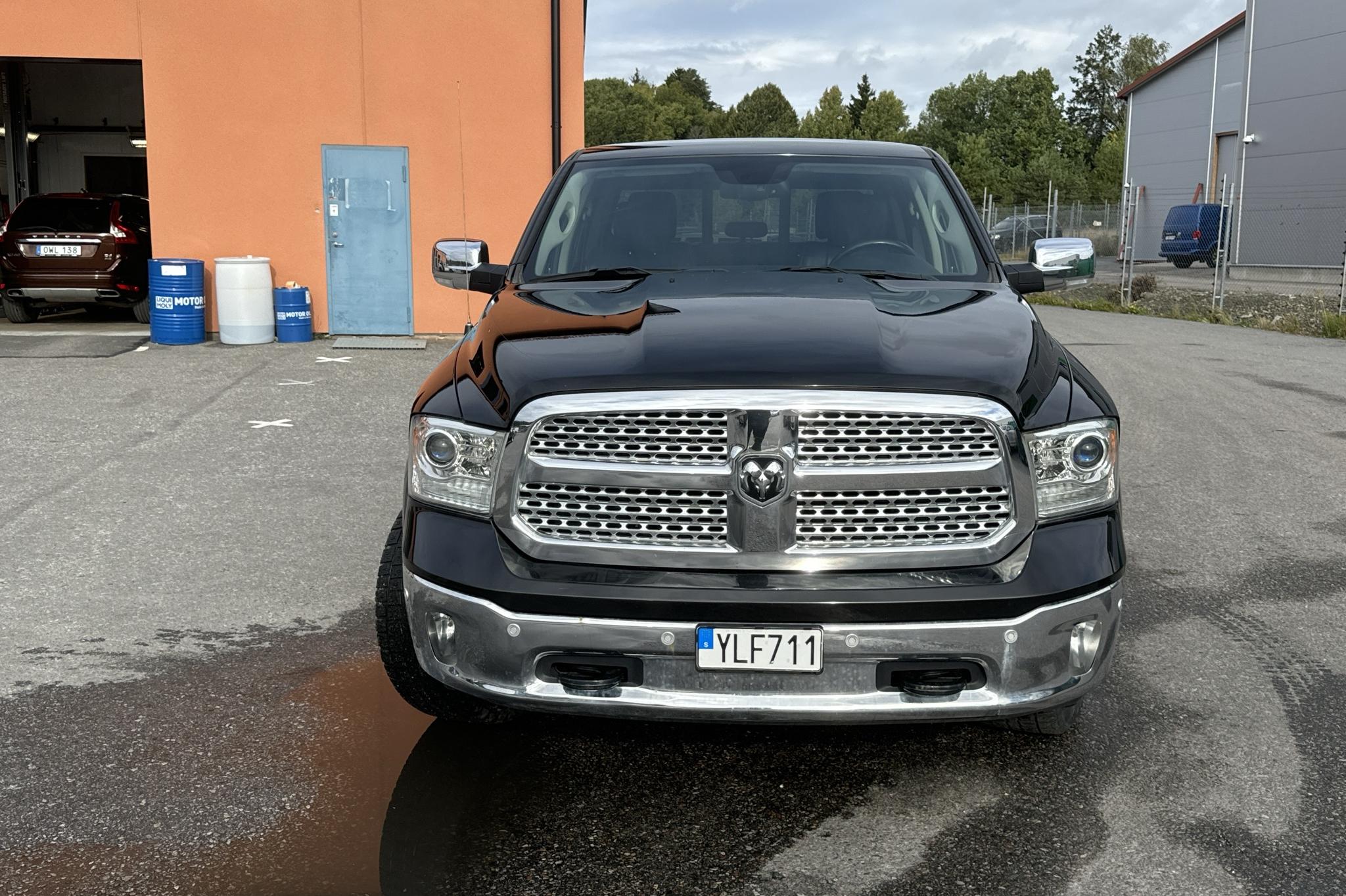 Dodge RAM 1500 5.7 4WD (401hk) - 138 880 km - Automaattinen - musta - 2018