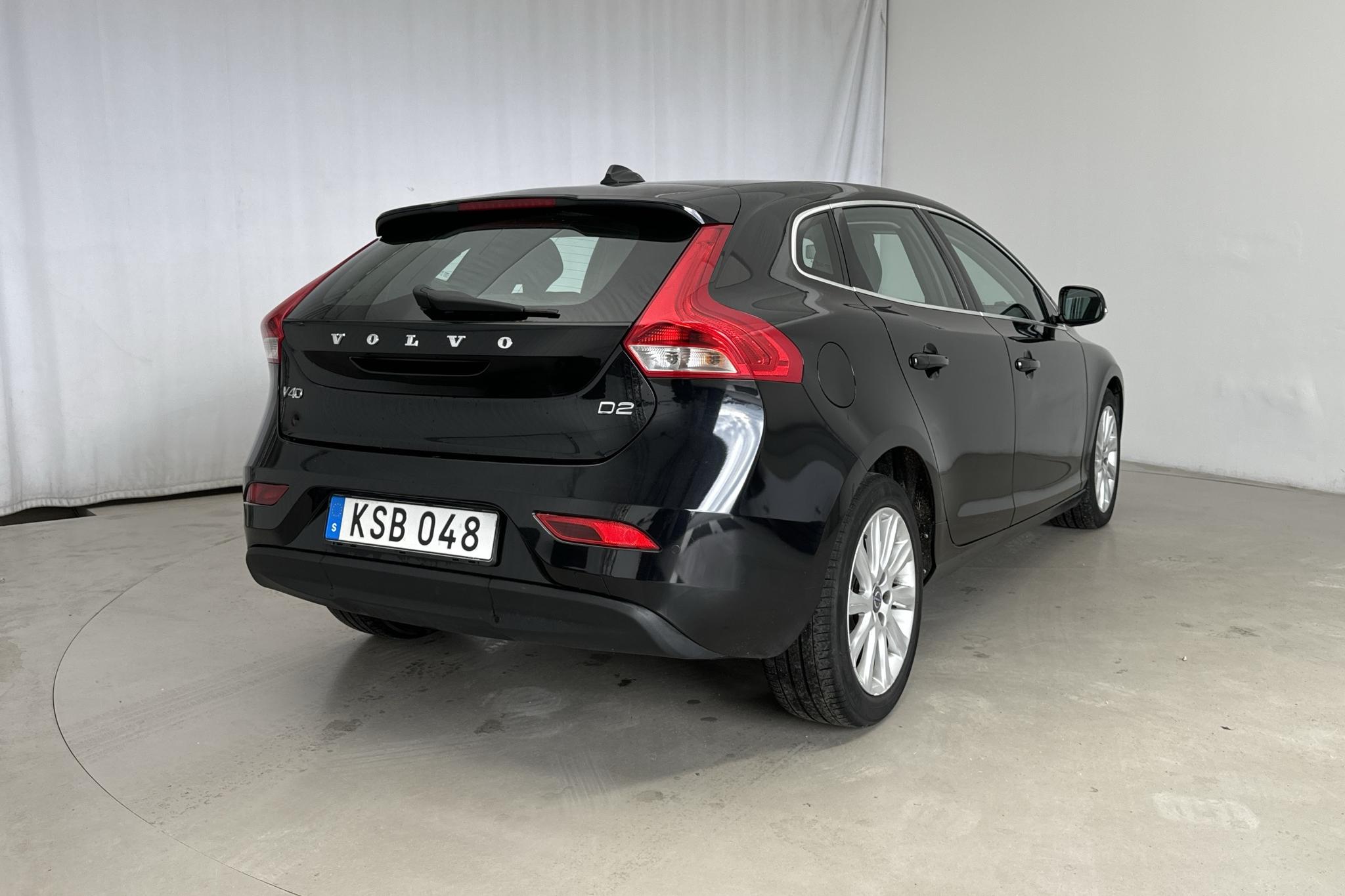 Volvo V40 D2 (115hk) - 113 690 km - Automatic - black - 2015