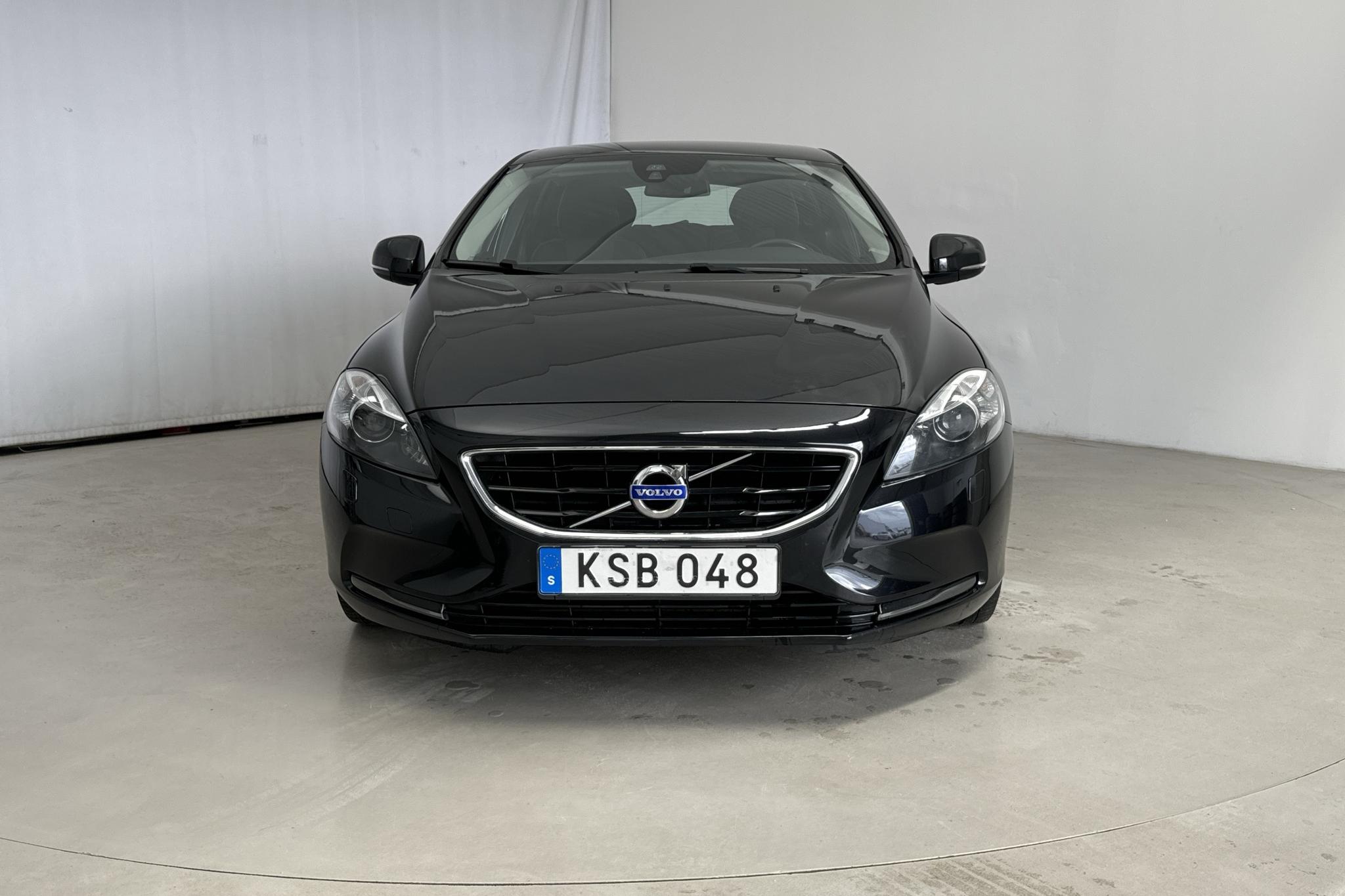 Volvo V40 D2 (115hk) - 113 690 km - Automatyczna - czarny - 2015