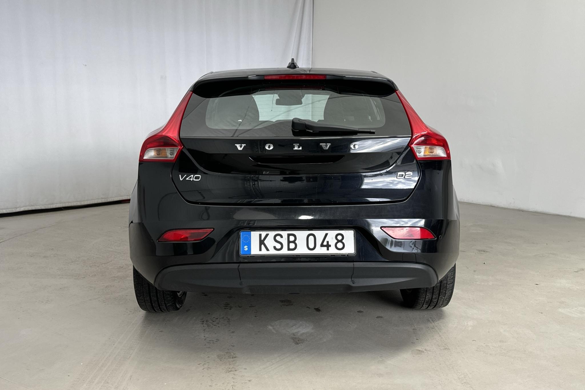 Volvo V40 D2 (115hk) - 113 690 km - Automatyczna - czarny - 2015